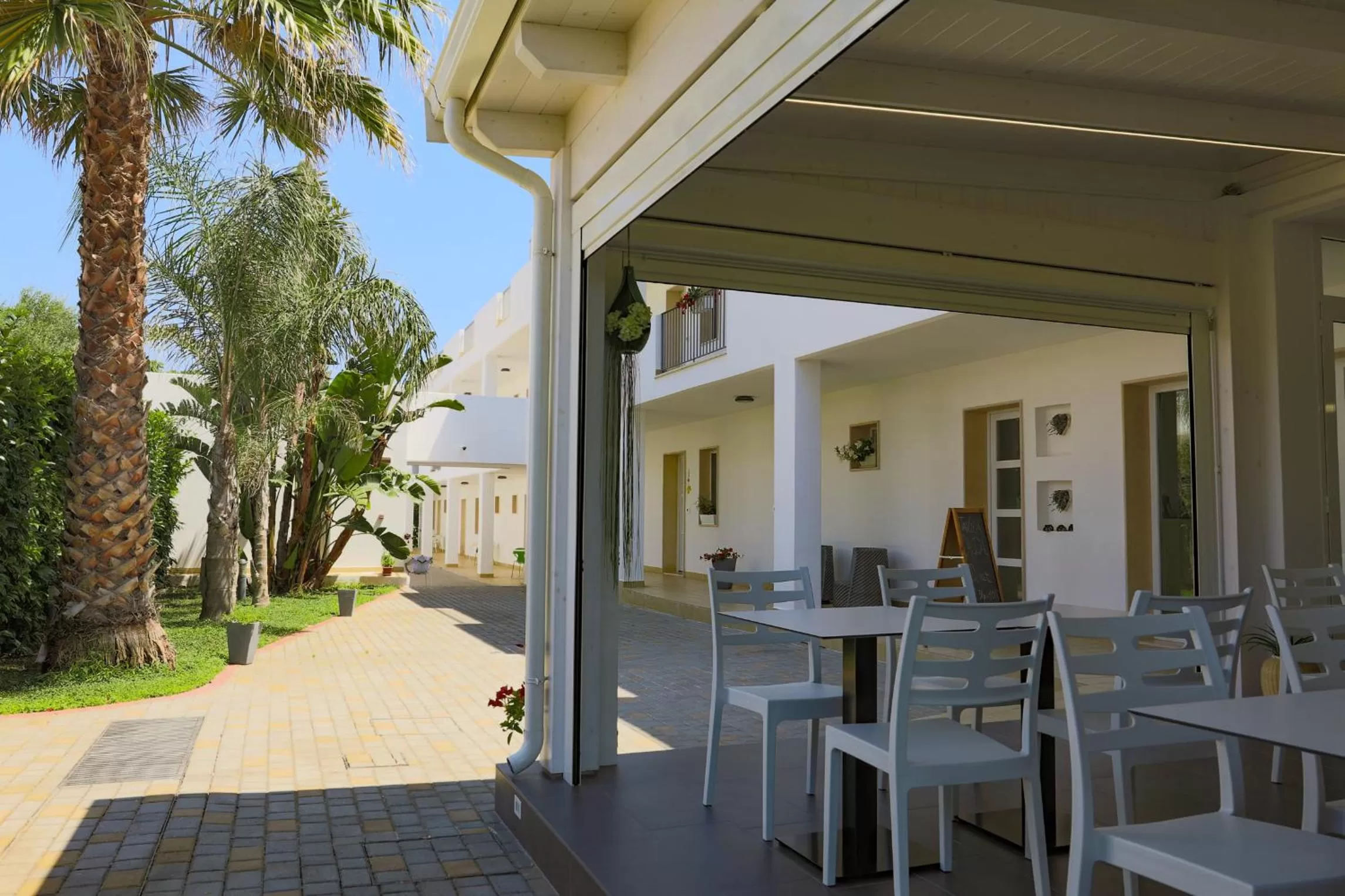 Restaurant/places to eat in Donnosanto Residence Torre Santa Sabina