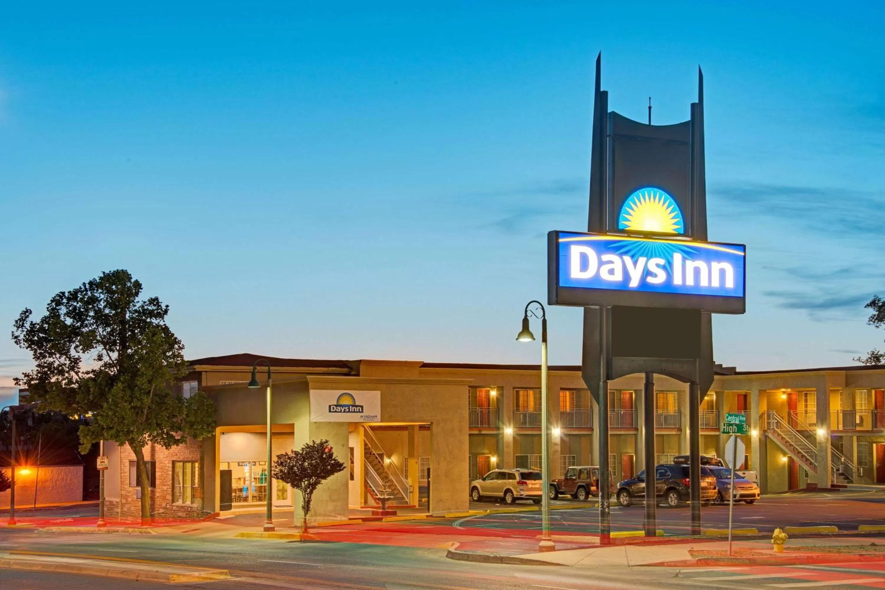 Property building in Days Inn by Wyndham Albuquerque Downtown