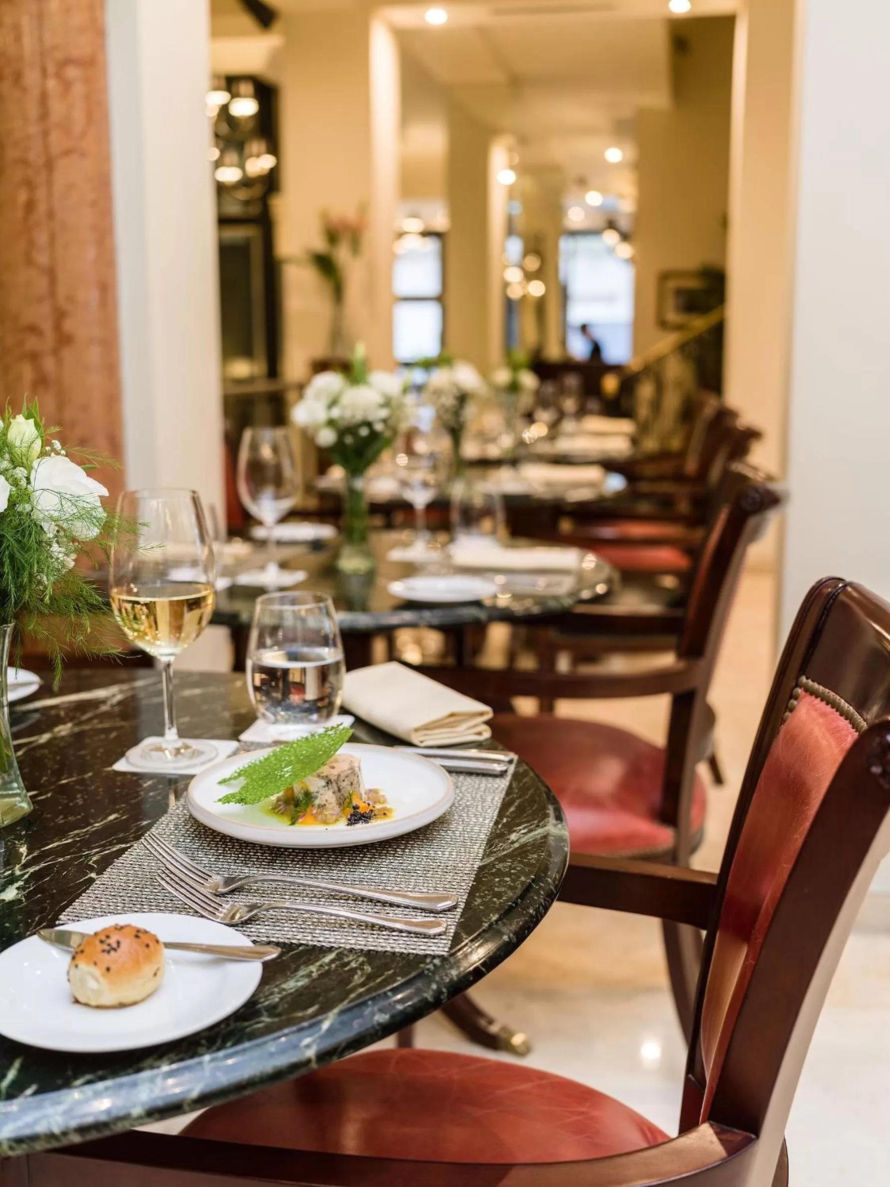 Restaurant/places to eat in Melia Recoleta Plaza Hotel