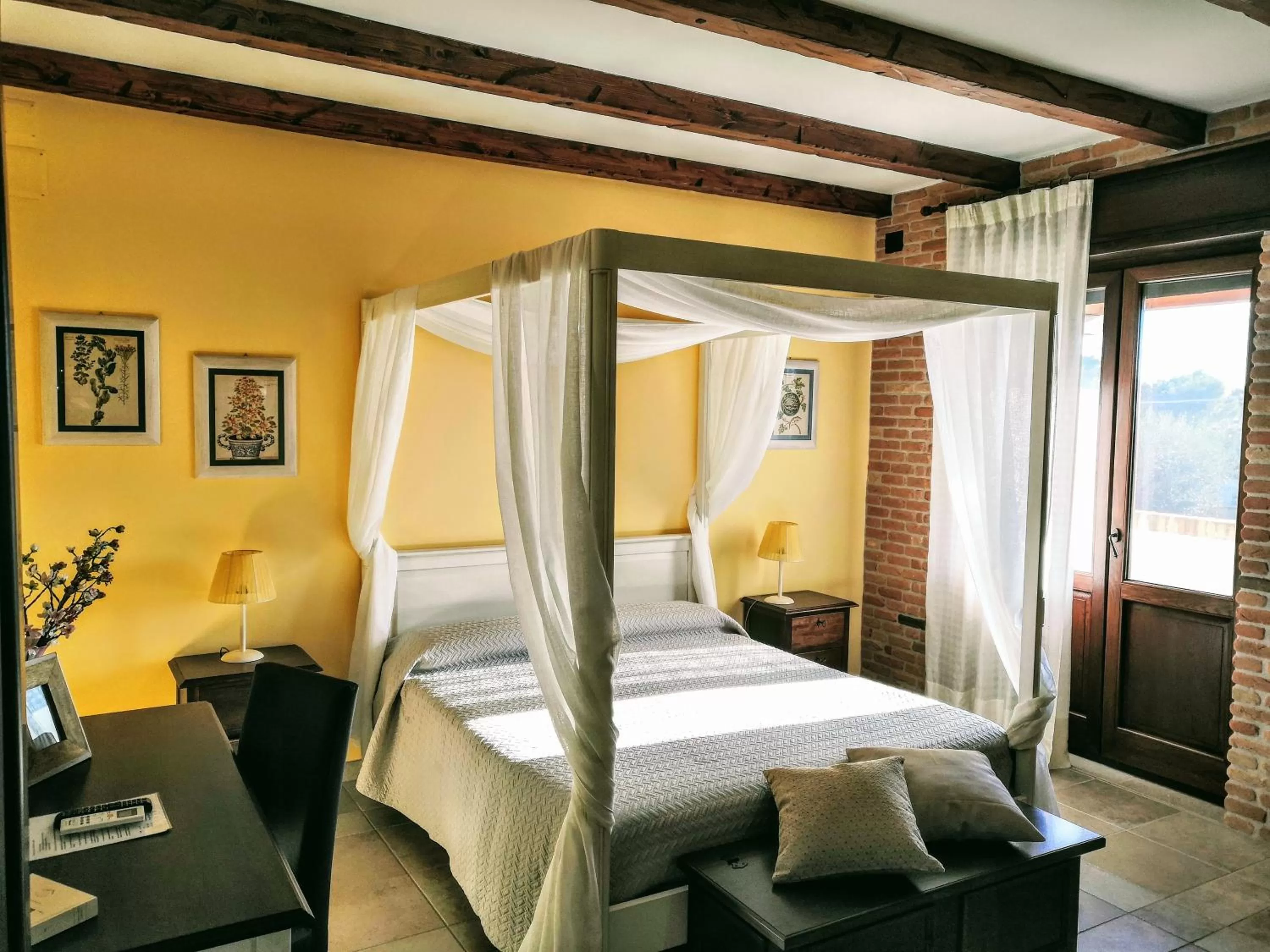 Bedroom, Bed in BORGO LUNA b&b