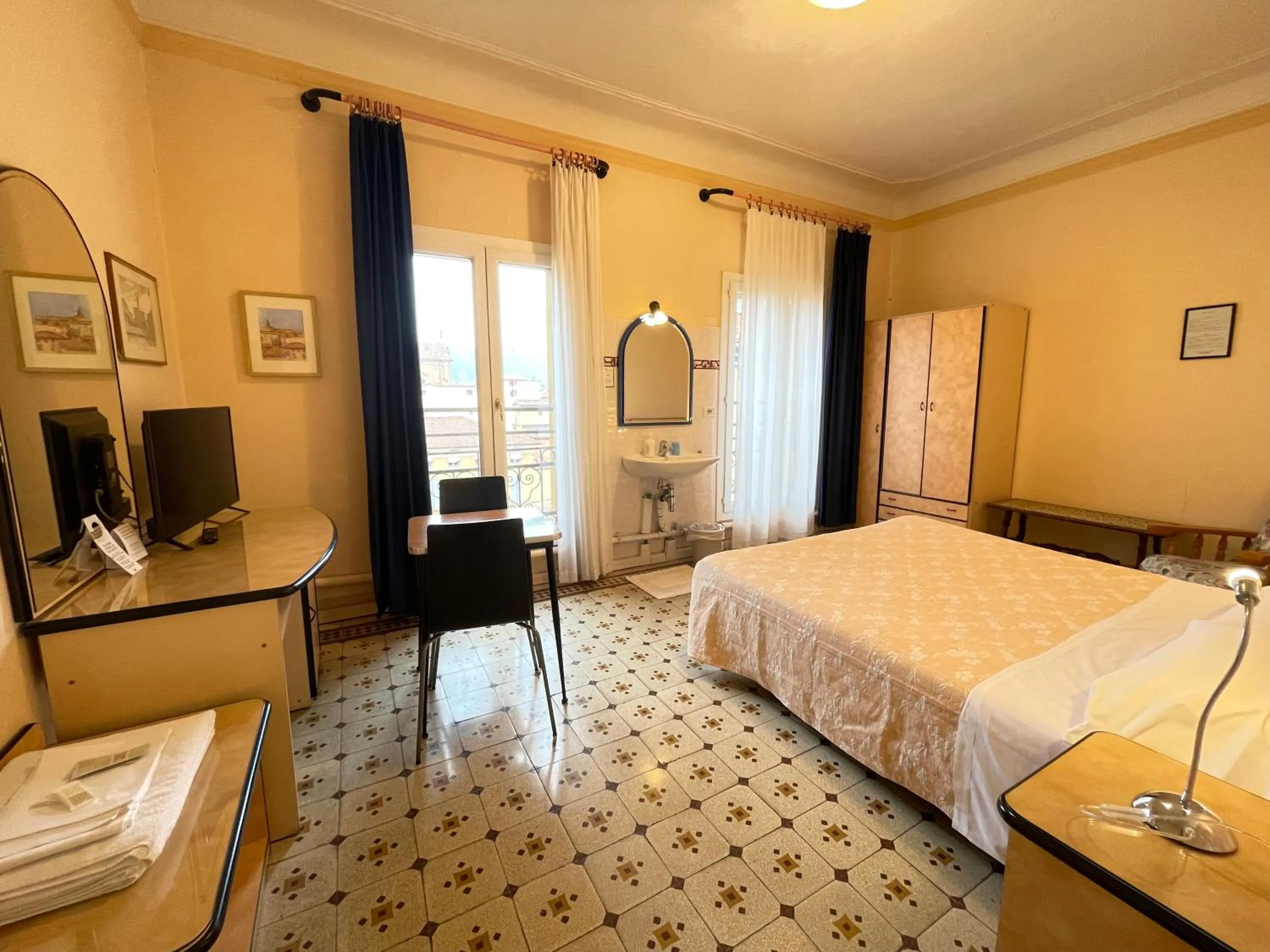 Photo of the whole room, Bed in Hotel Panorama Bologna Centro