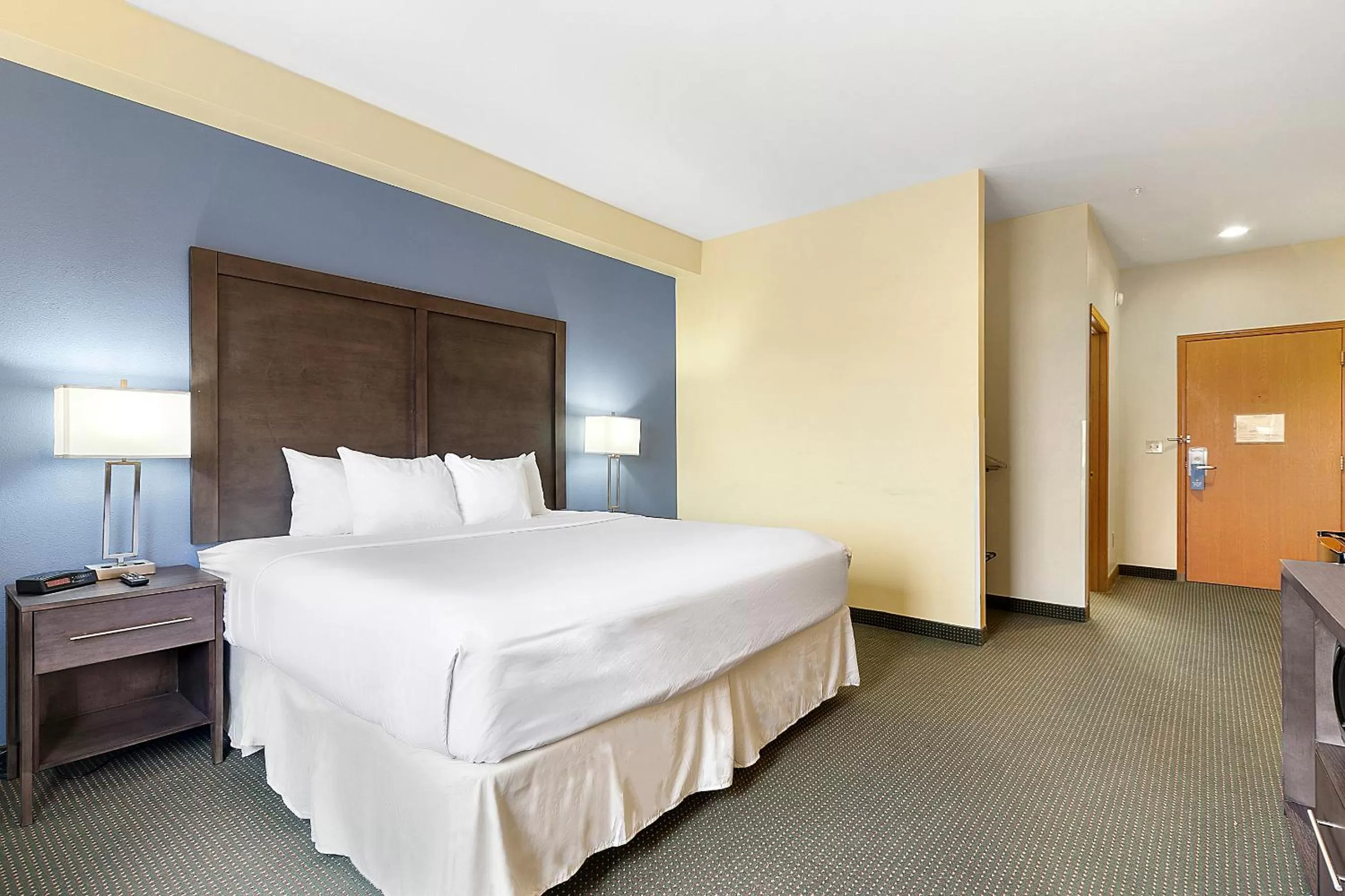 Bed in Days Inn by Wyndham Ellensburg