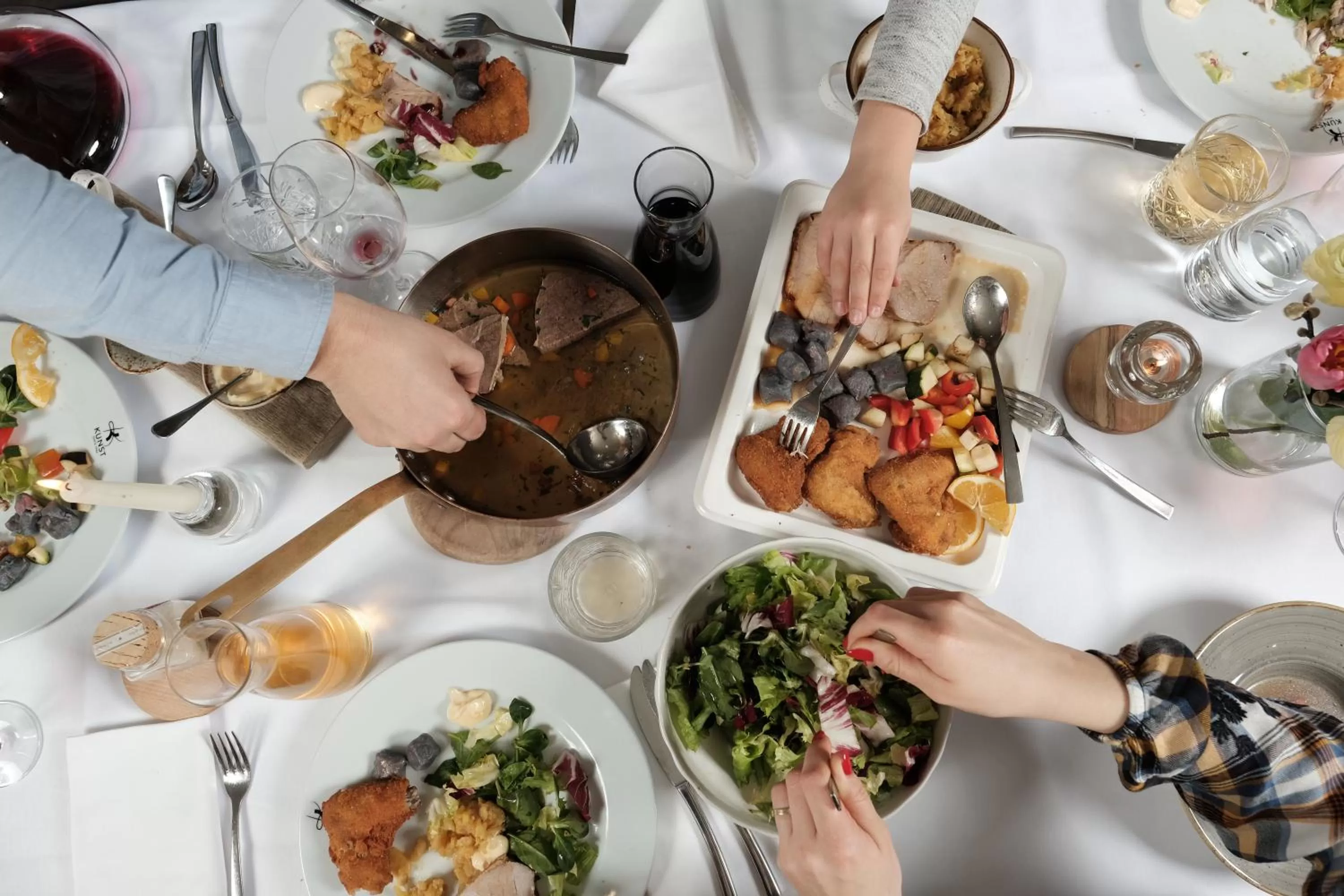 People in Hotel Kunst