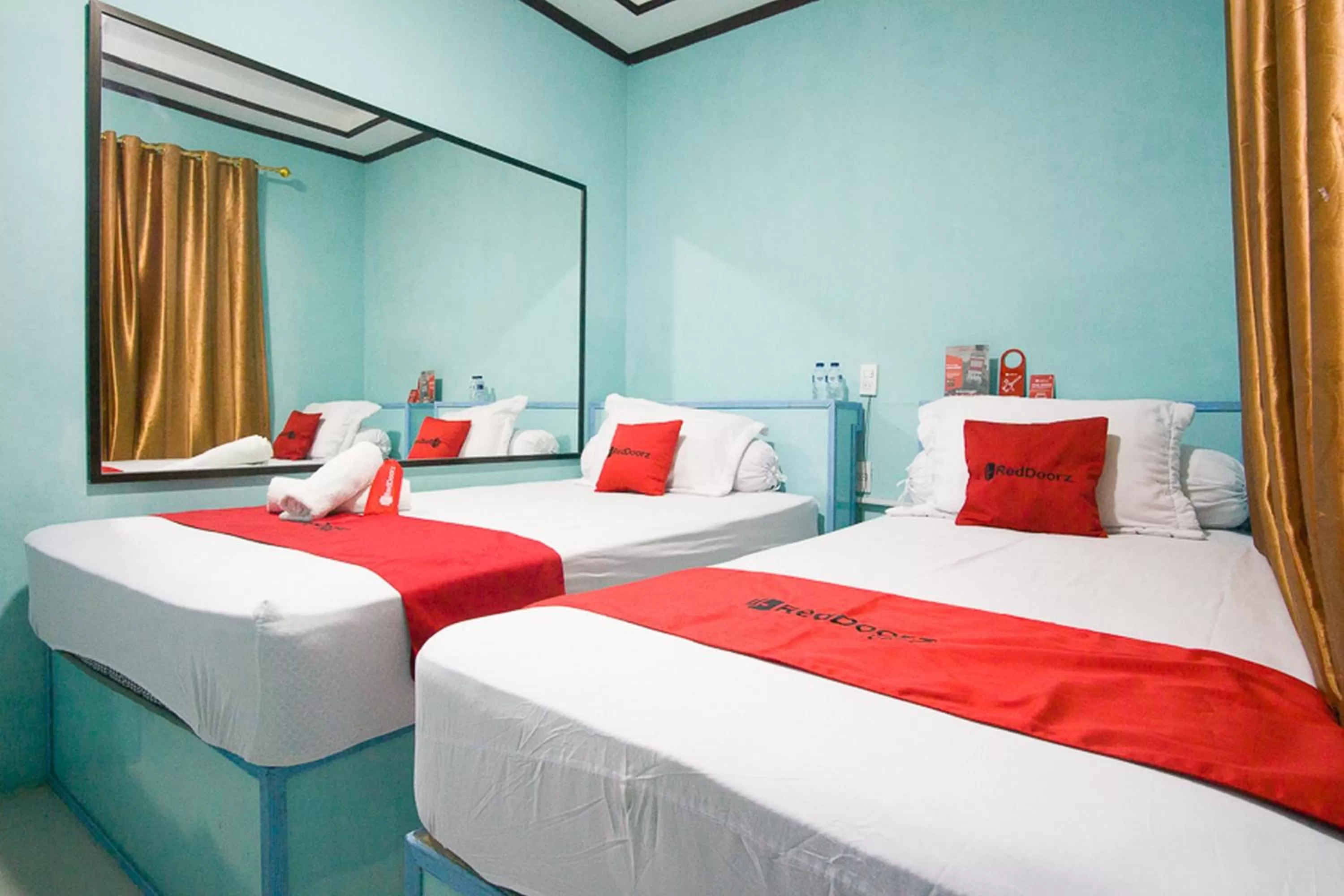 Bedroom, Bed in RedDoorz near Mikie Holiday Funland Berastagi