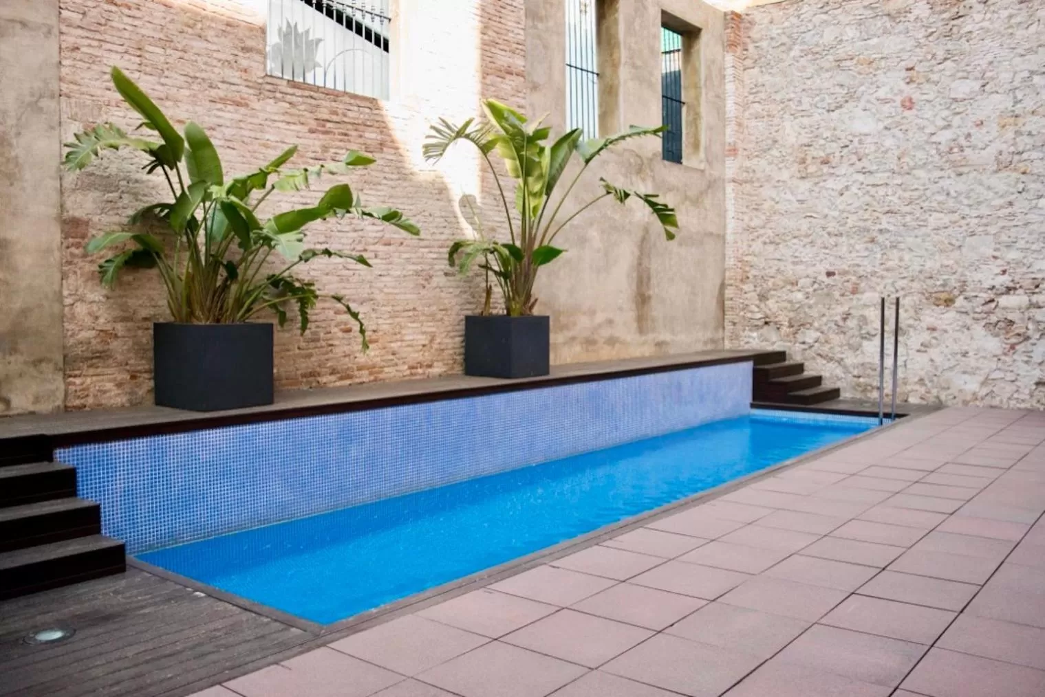 Swimming pool in Onix Liceo