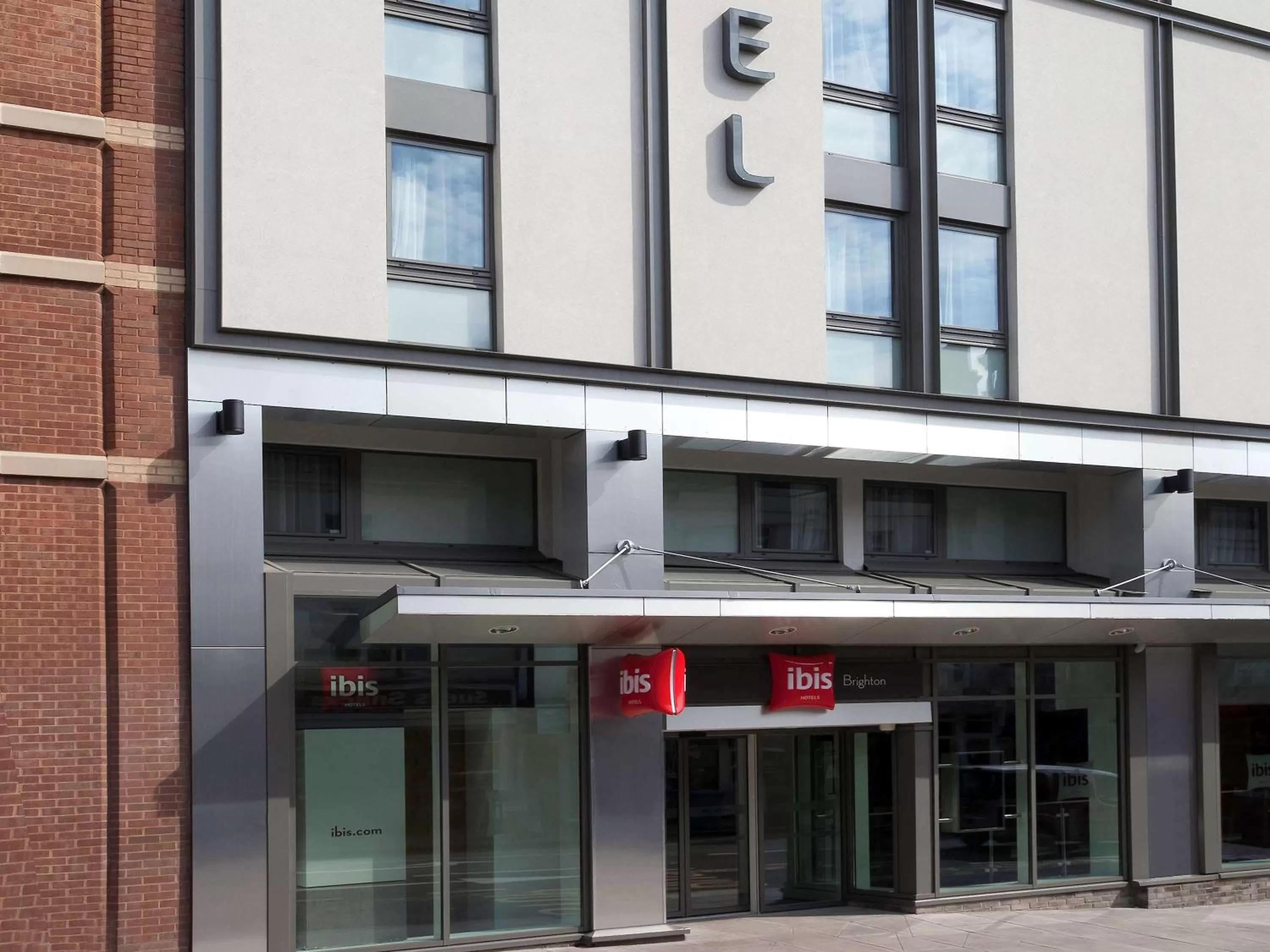 Property building in ibis Brighton City Centre - Station