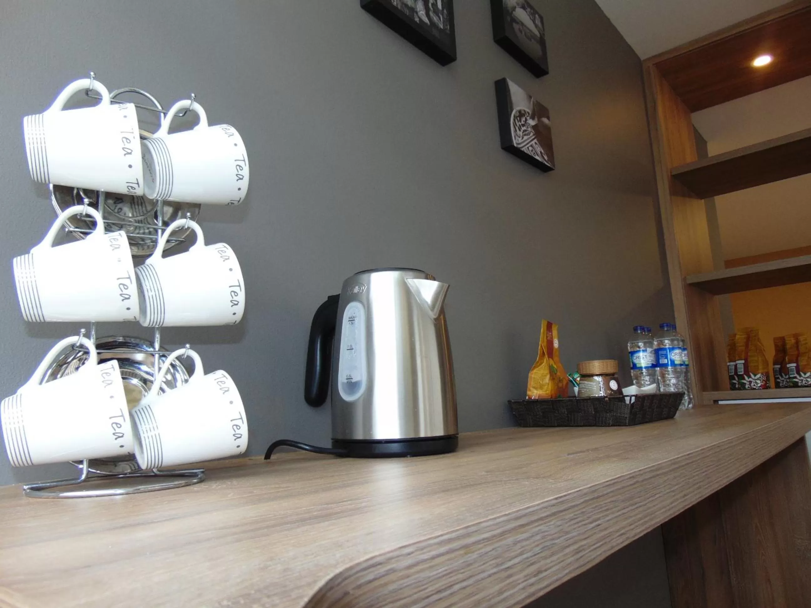 Coffee/tea facilities in Hotel Morasurco