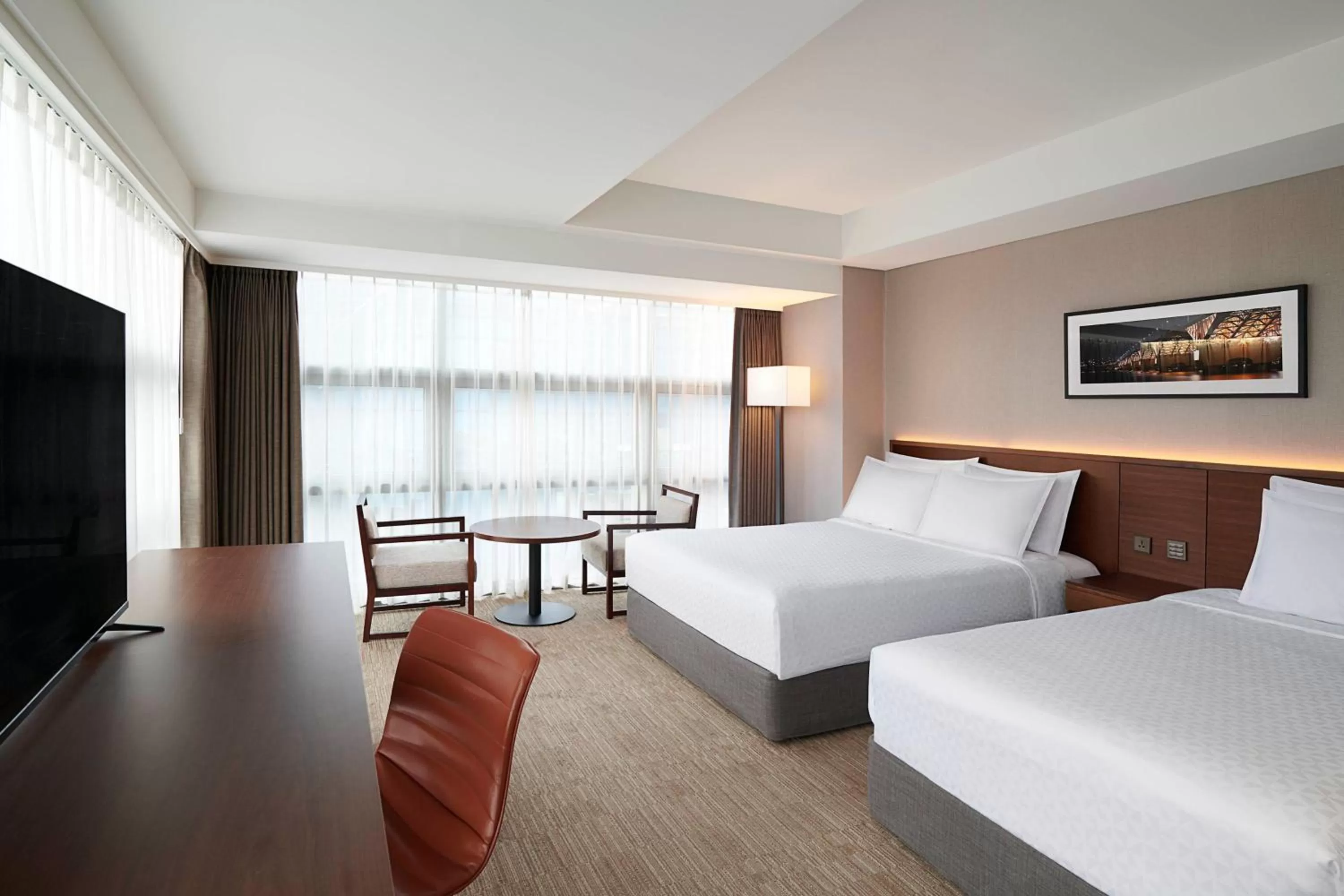 Photo of the whole room, Bed in Four Points by Sheraton Josun, Seoul Station