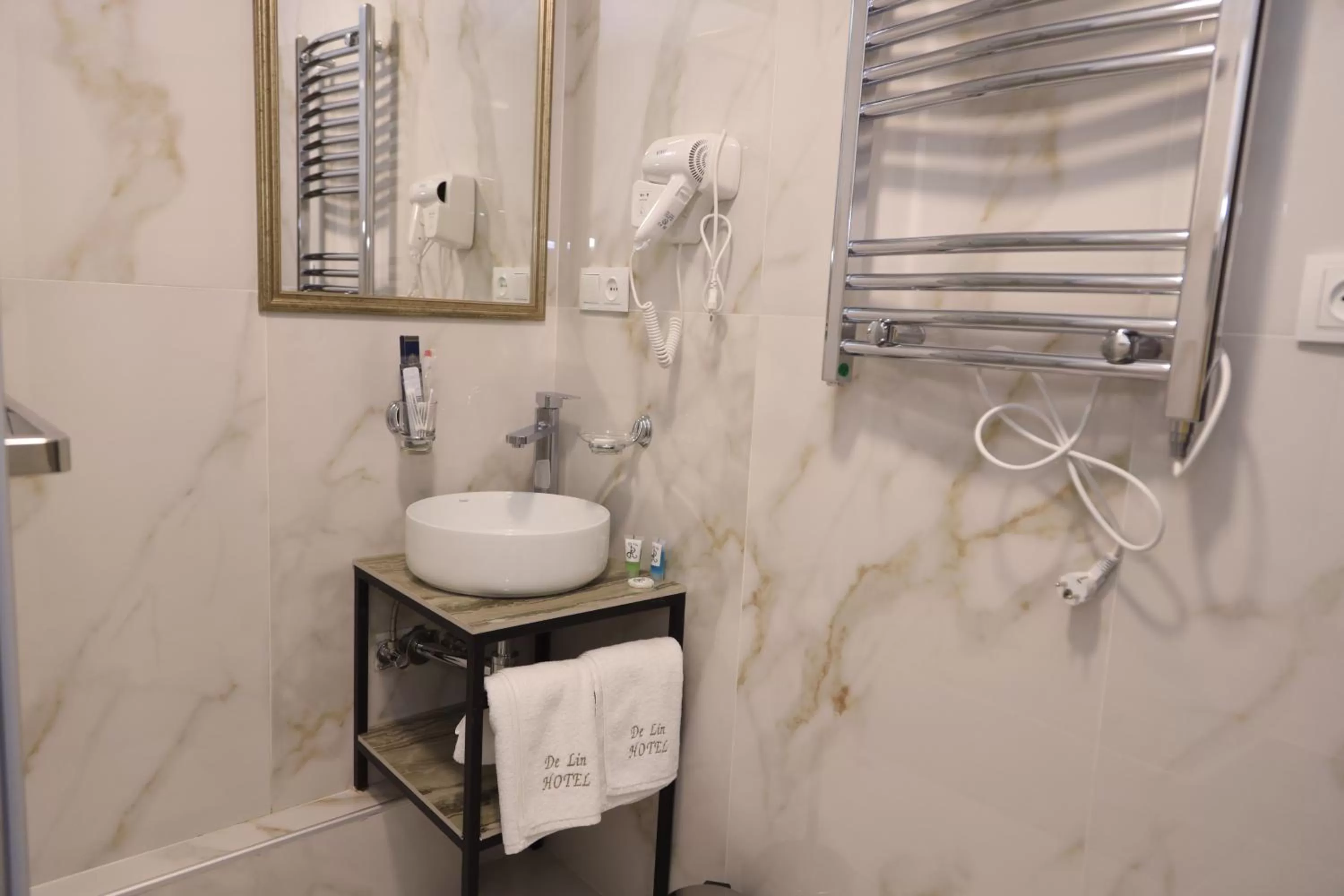 heating in DeLin Hotel And Tours