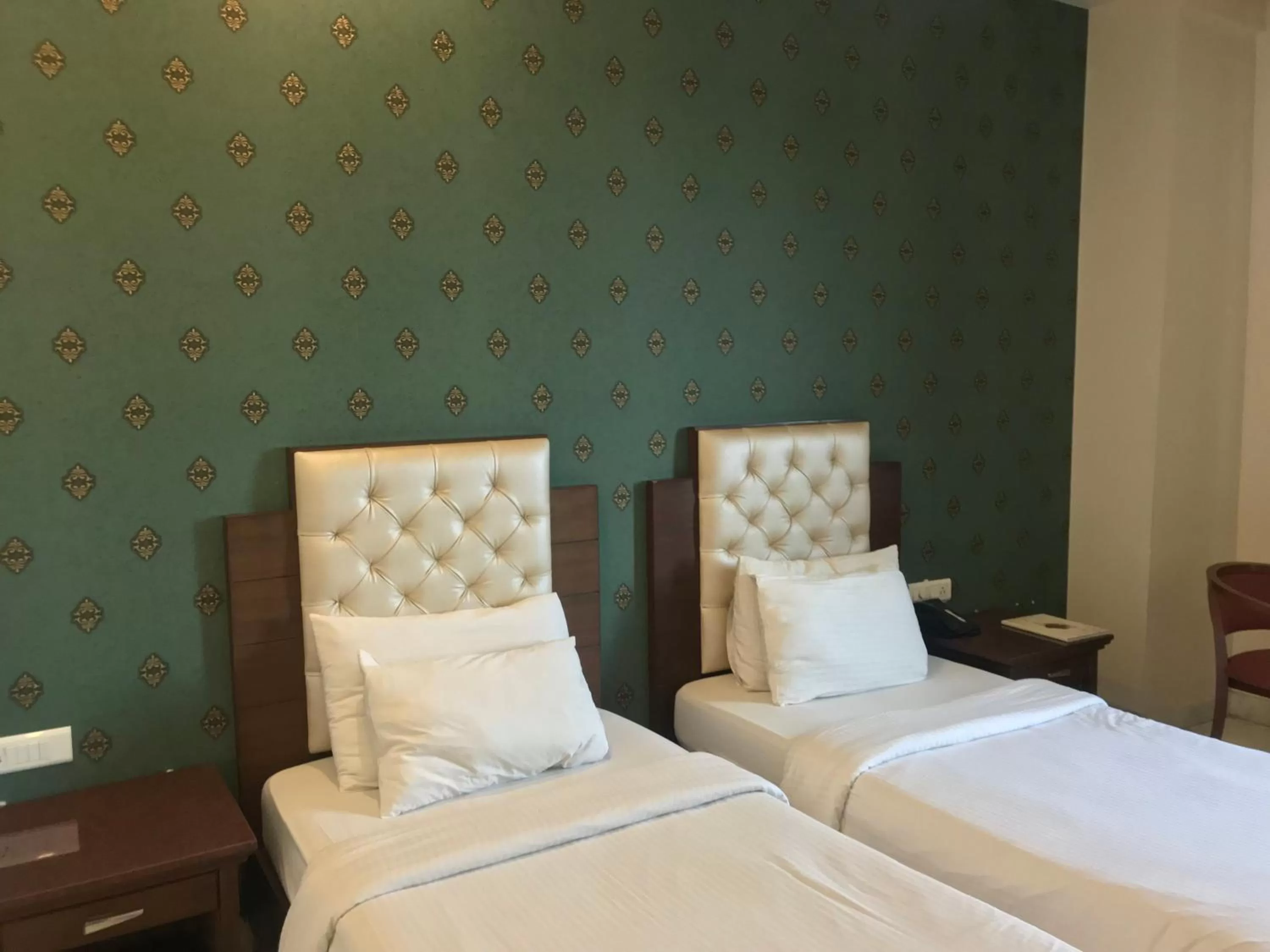 Bed in Hotel Leela Grande