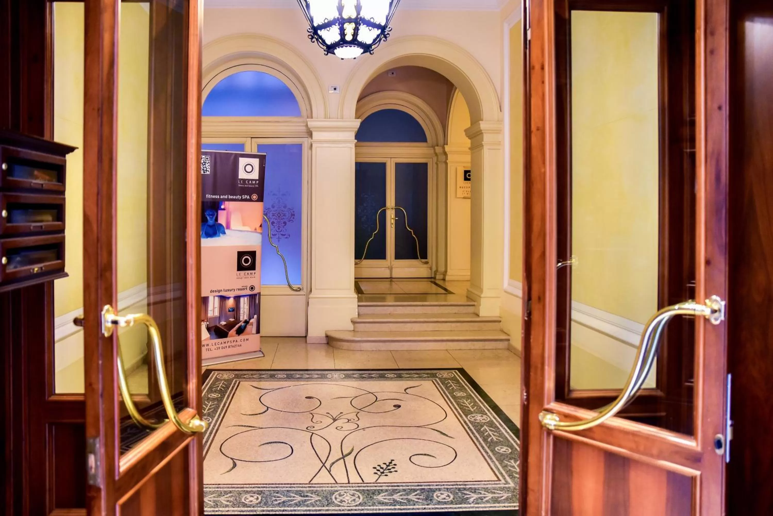 Facade/entrance in Le Camp Suite & Spa