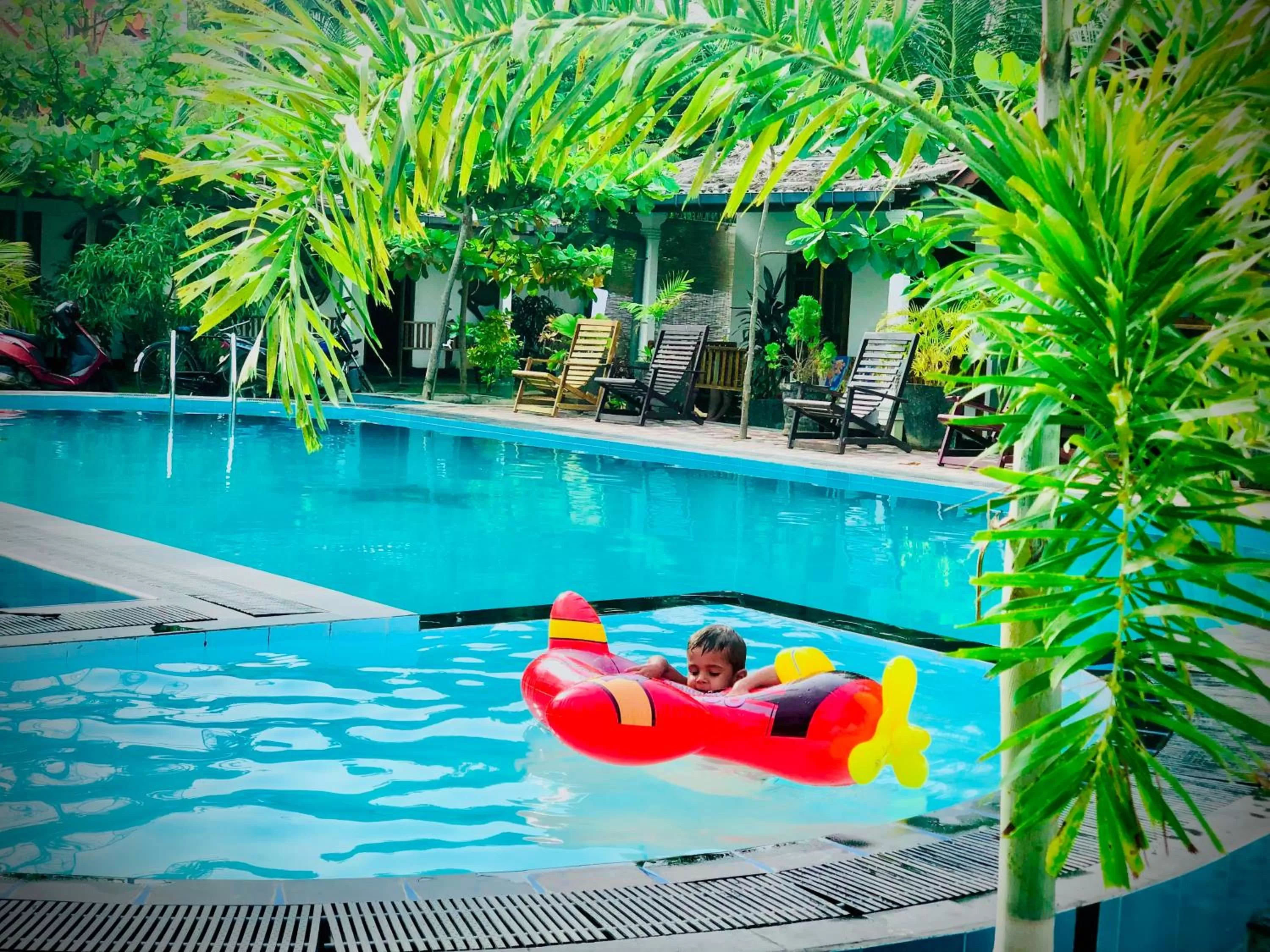 Swimming Pool in Trinco Star Cabana