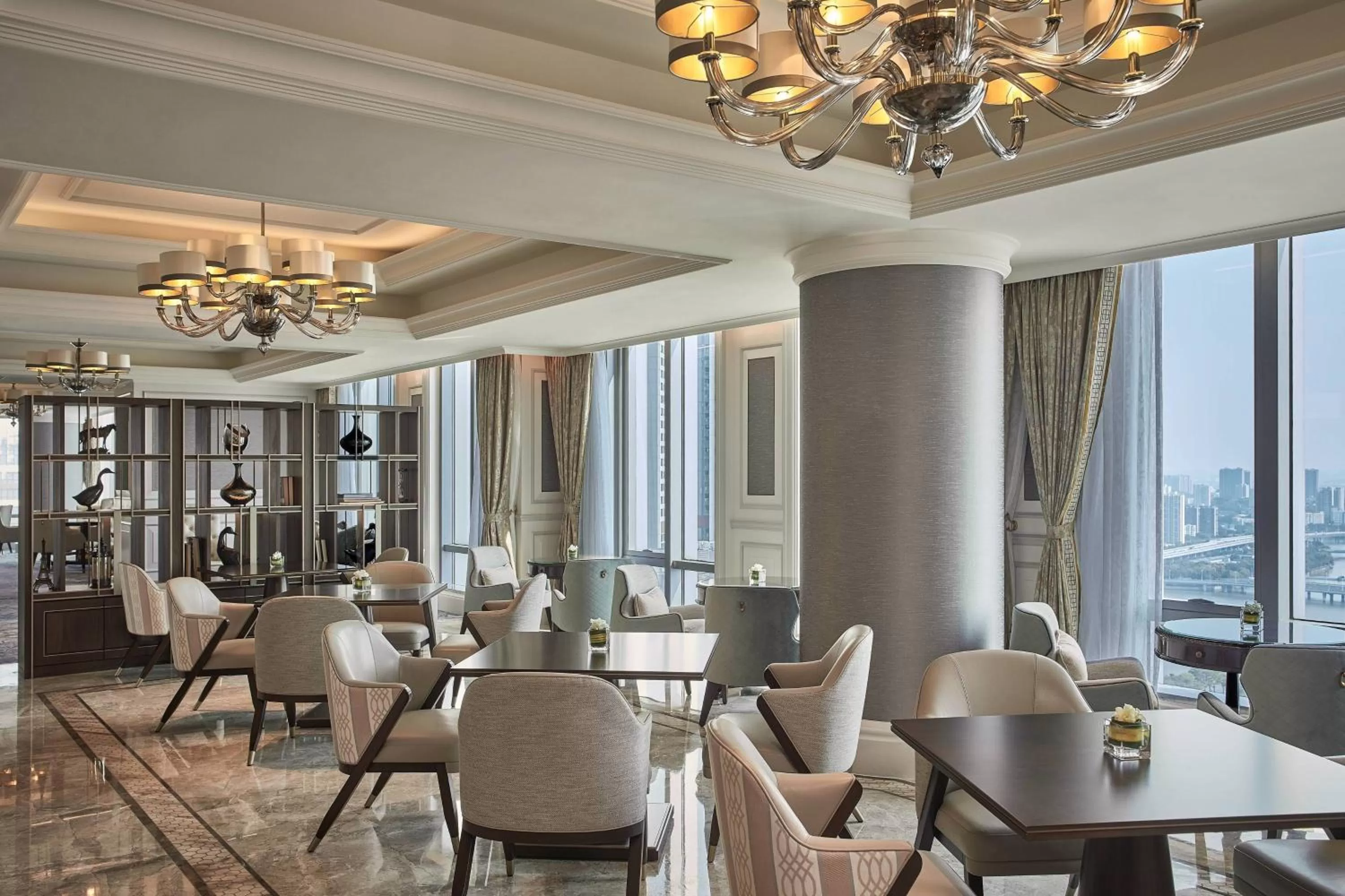 Lounge or bar in The Ritz-Carlton, Guangzhou
