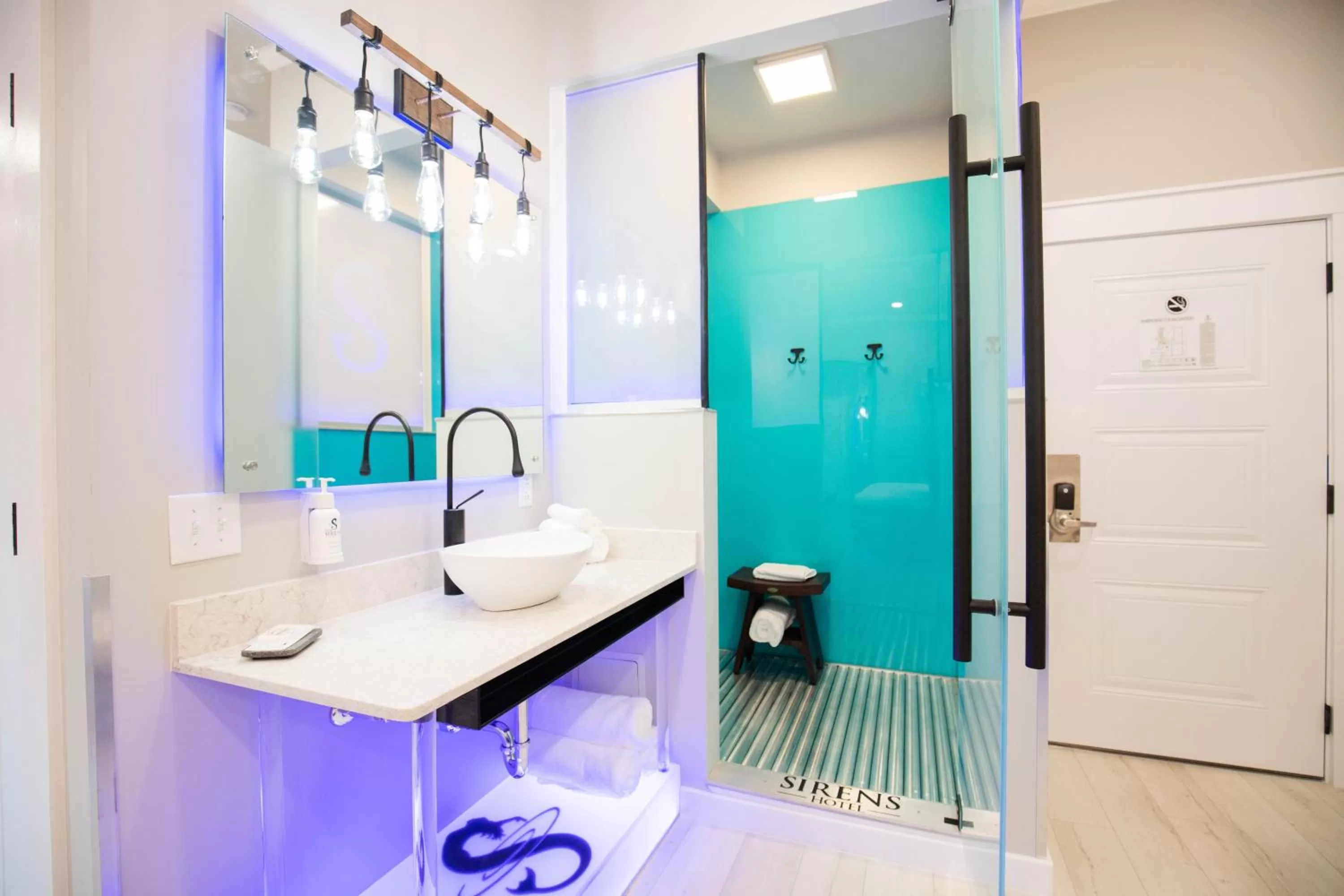 River Sirens Hotel-Contactless Check in Hotel