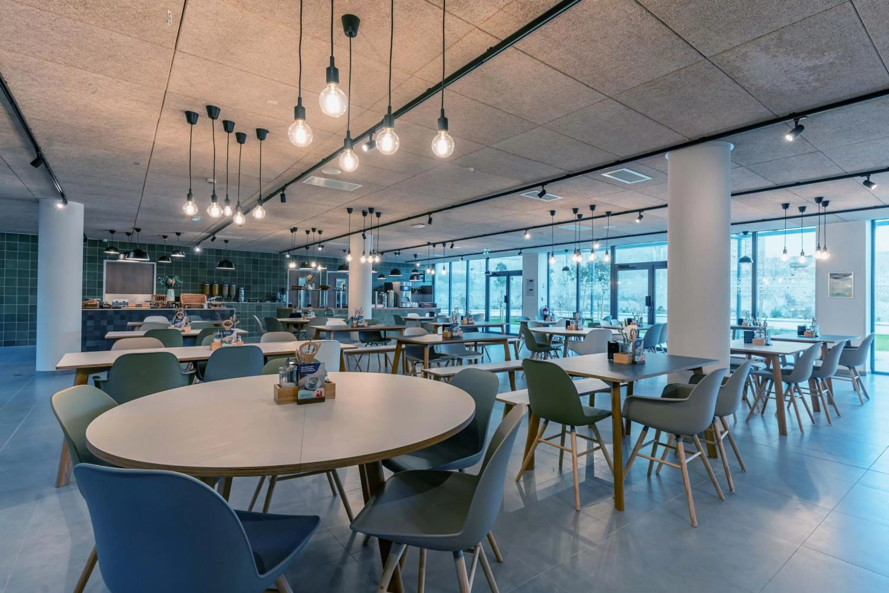 Restaurant/places to eat in MEININGER Marseille Centre la Joliette