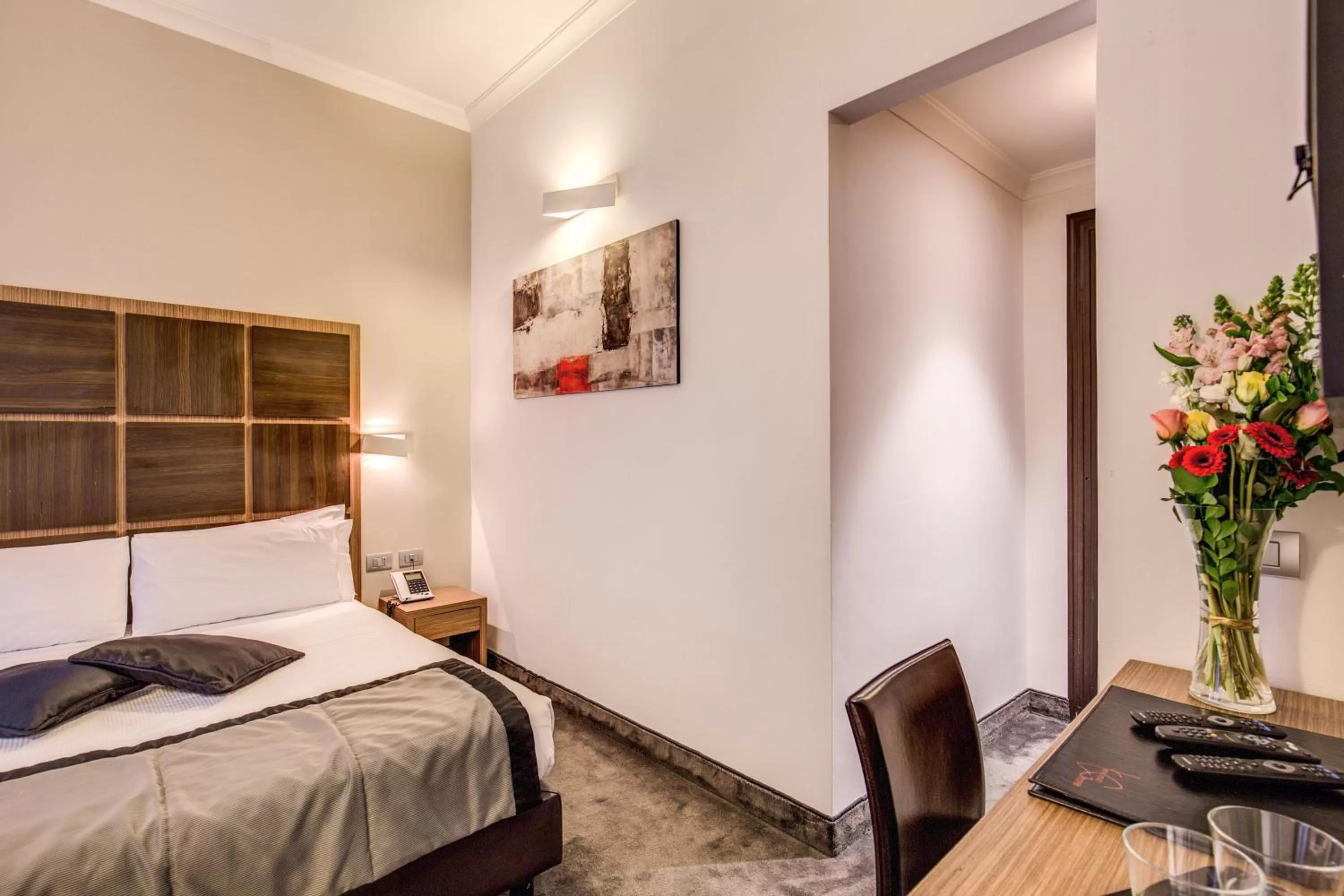 Decorative detail, Bed in Hotel Trevi - Gruppo Trevi Hotels