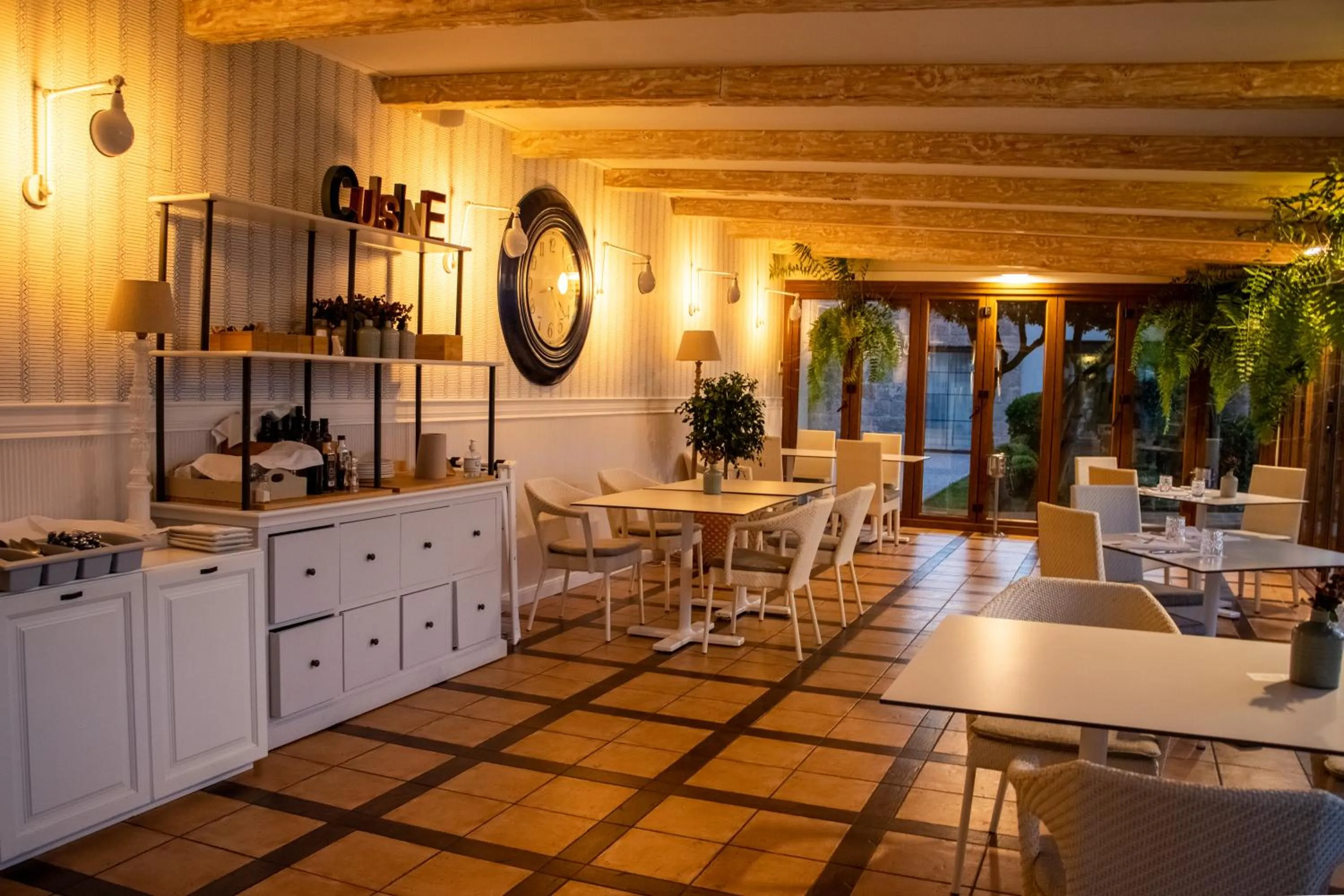 Restaurant/places to eat in Hotel Los Ángeles Denia