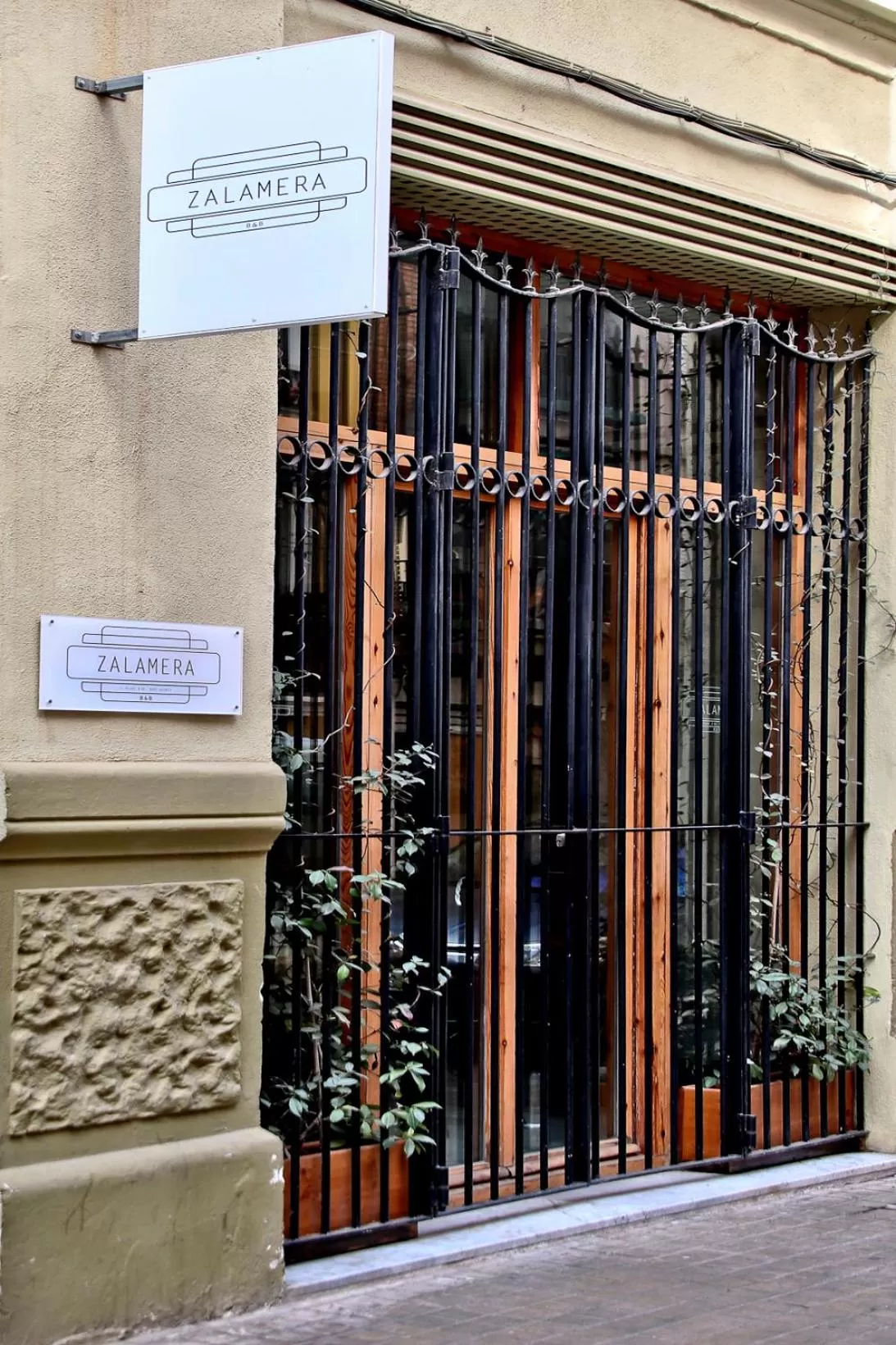 Facade/entrance in Zalamera BnB