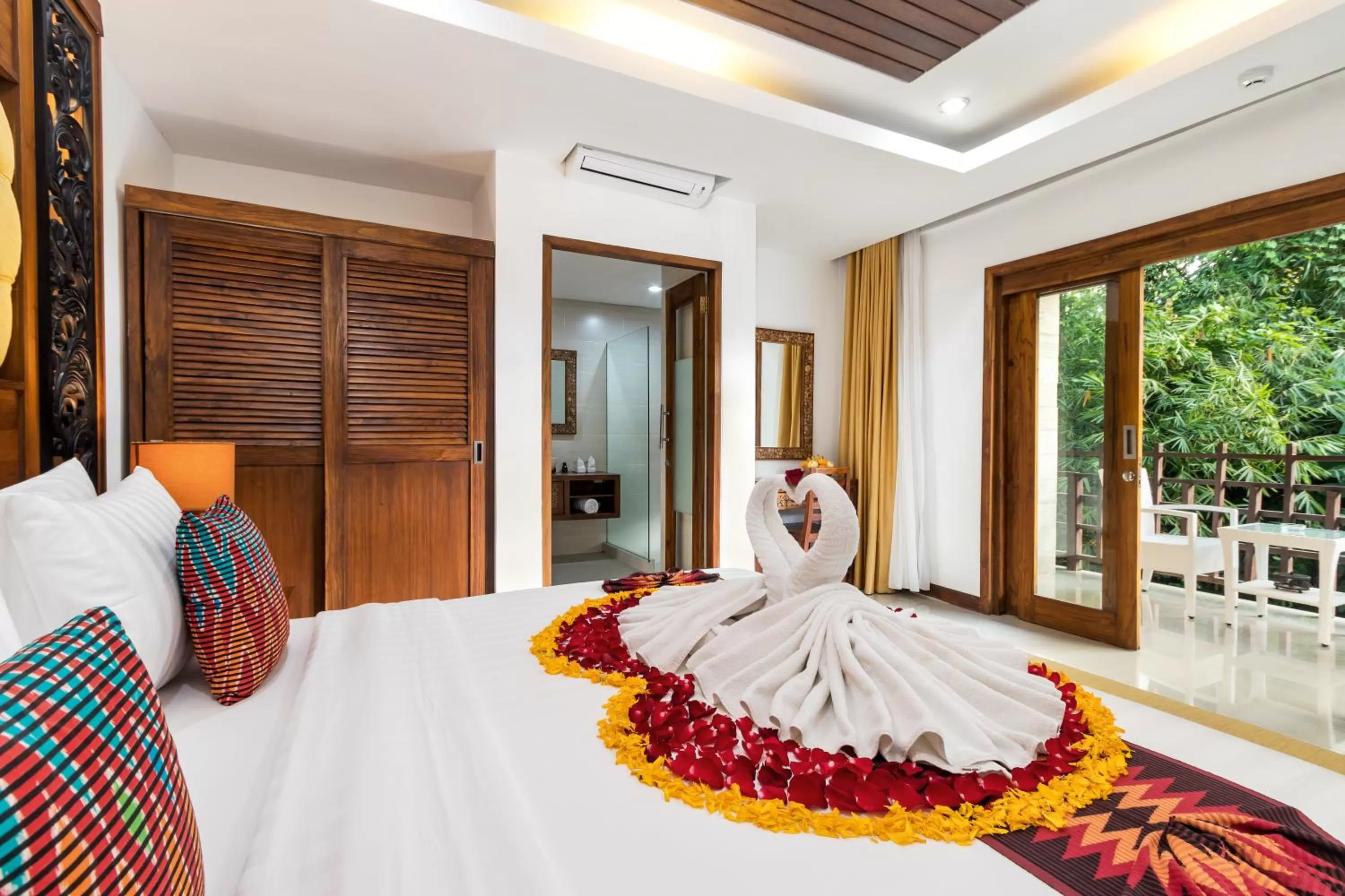 TV and multimedia, Bed in Mayura Ubud Retreat