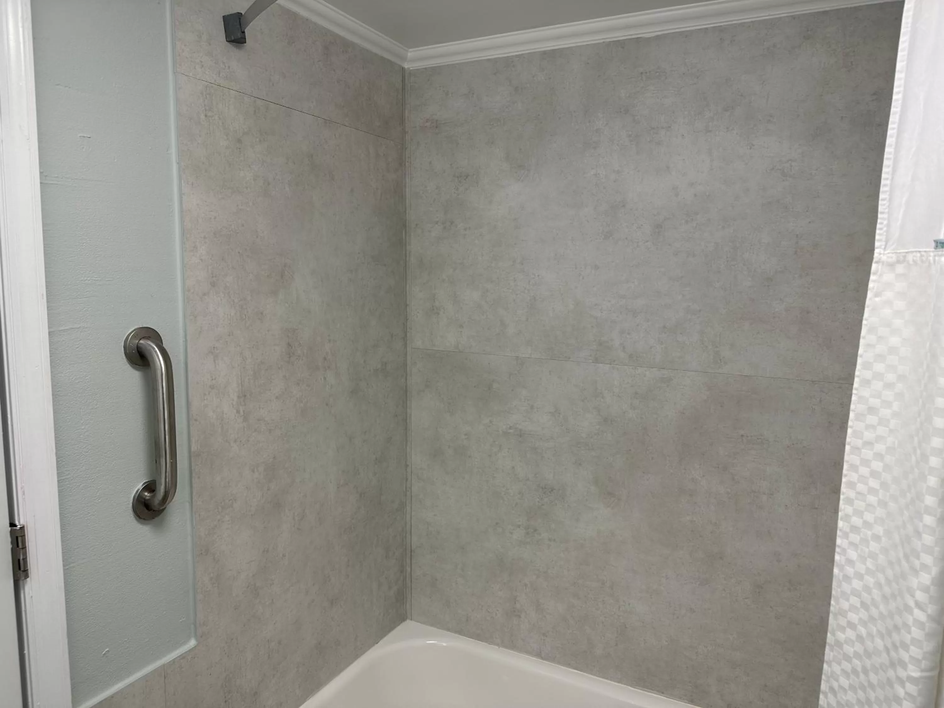 Shower in Days Inn by Wyndham Pensacola - Historic Downtown