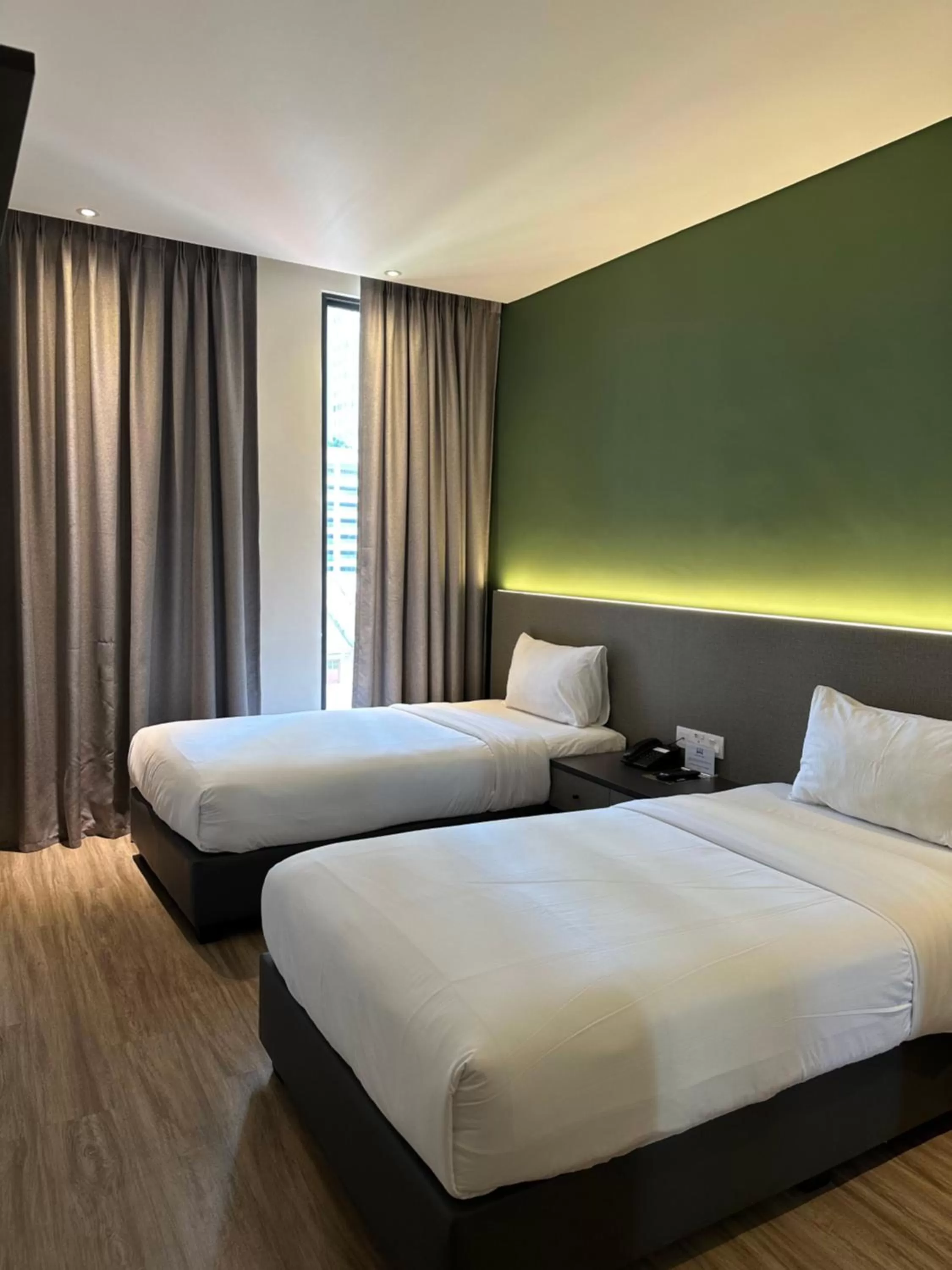 Bedroom, Bed in The Gallivant Hotel