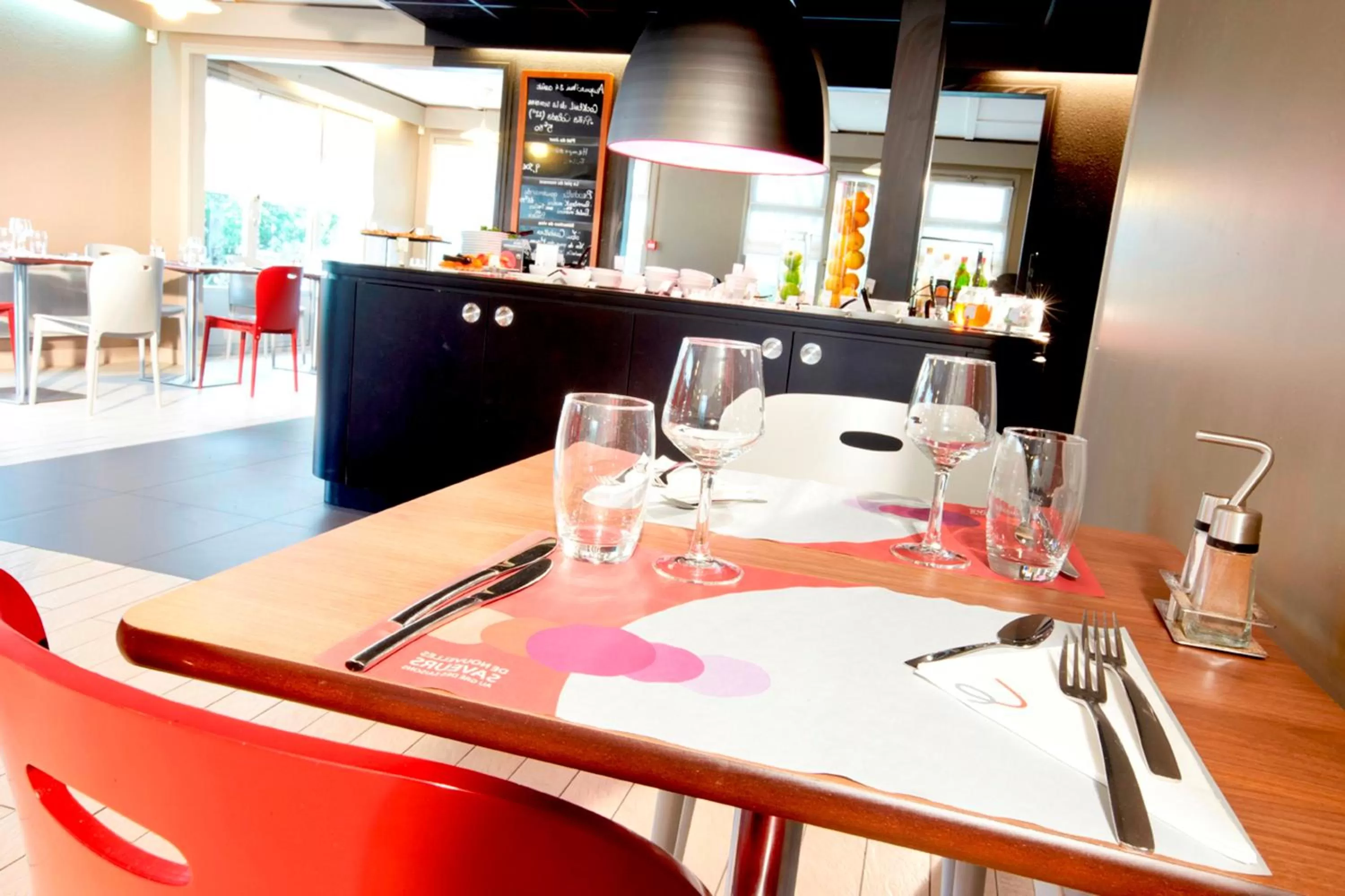 Restaurant/places to eat in Campanile La Rochelle Nord - Puilboreau Chagnolet