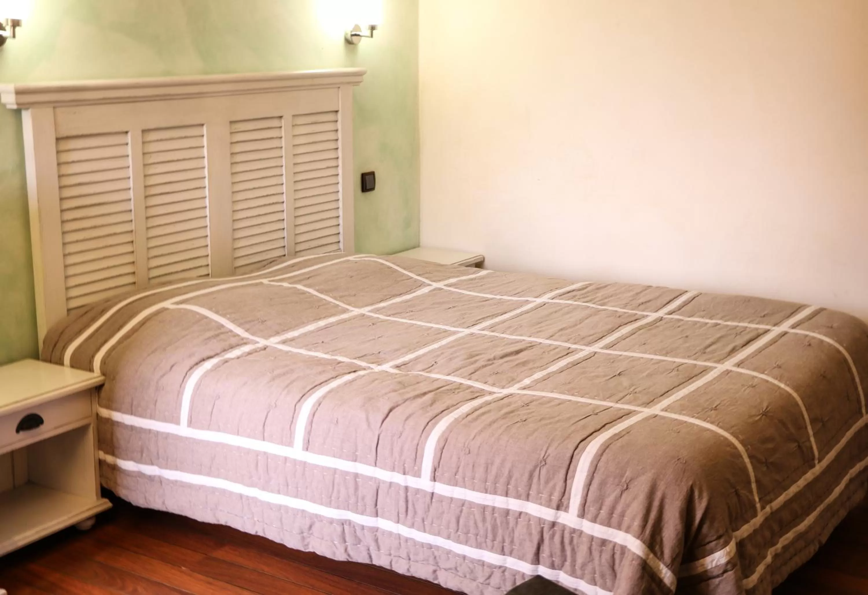 Bed in Auberge de la Vieille Ferme