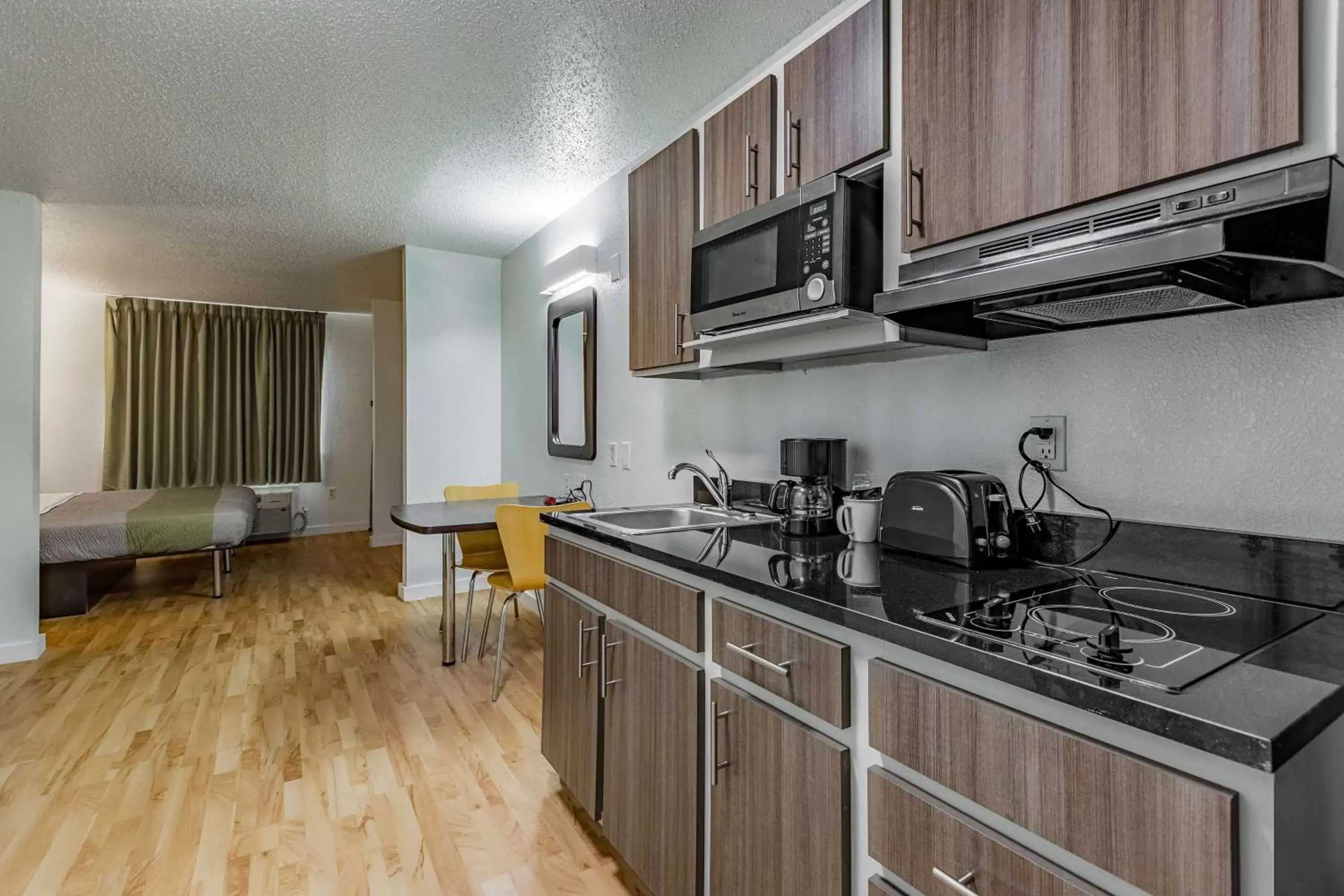 King Room - single occupancy - Disability Access - Non-Smoking in Studio 6-Dallas, TX King Room - single occupancy - Disability Access - Non-Smoking in Studio 6-Dallas, TX