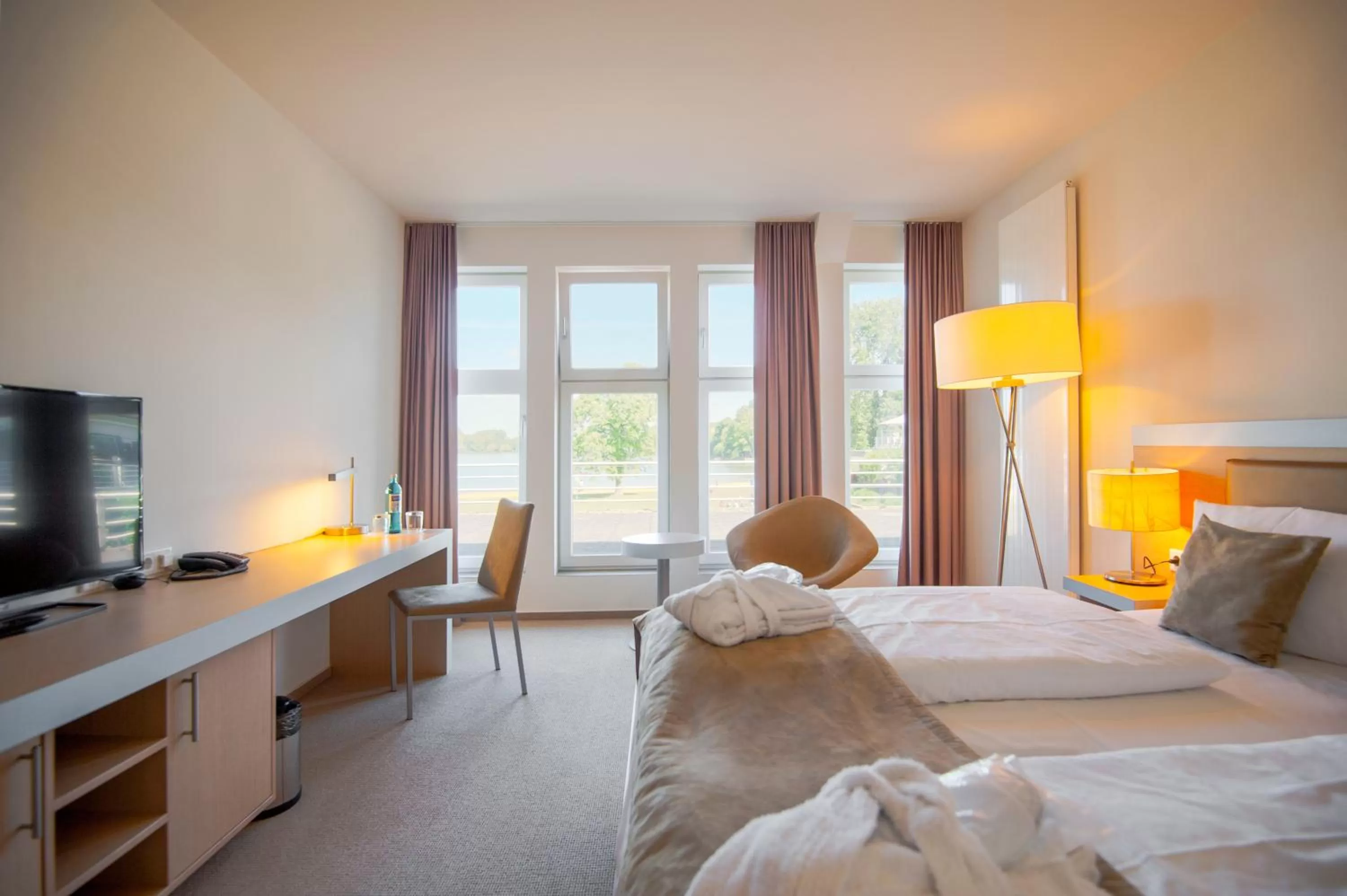 Photo of the whole room, Bed in Aspria Hannover Maschsee Sport & Spa