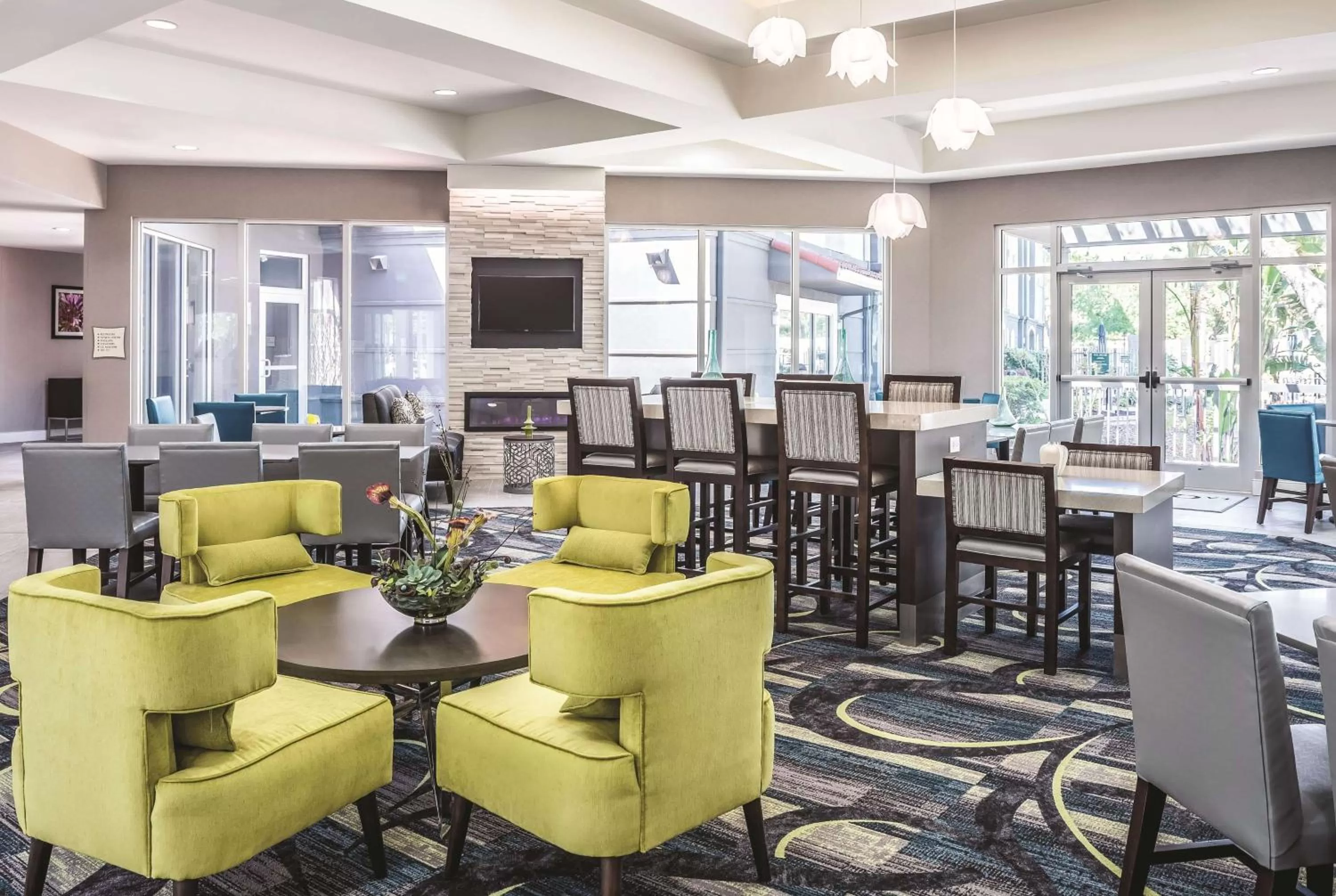 Lobby or reception in La Quinta by Wyndham Orlando Lake Mary