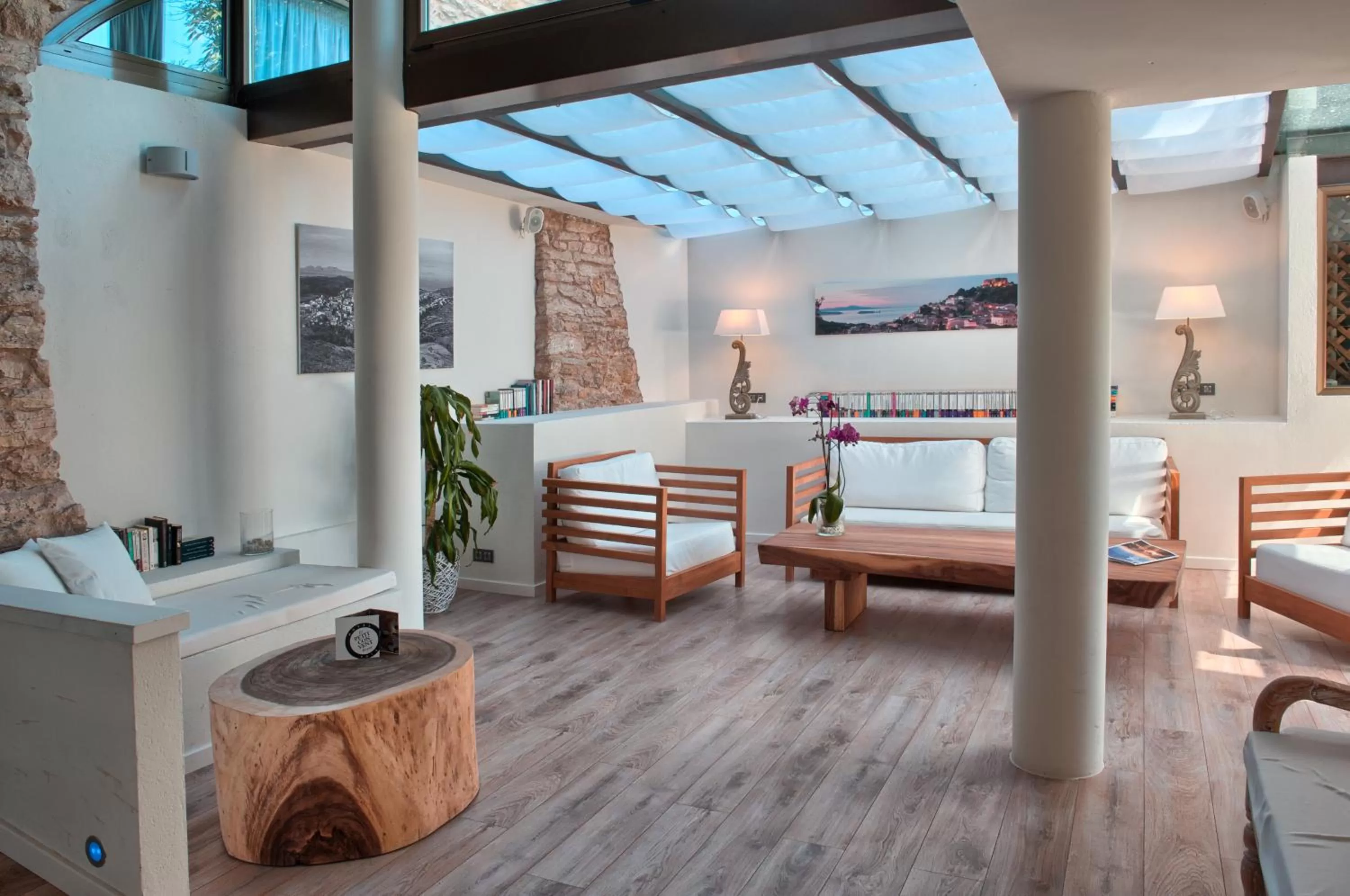 Lobby or reception in El Petit Convent