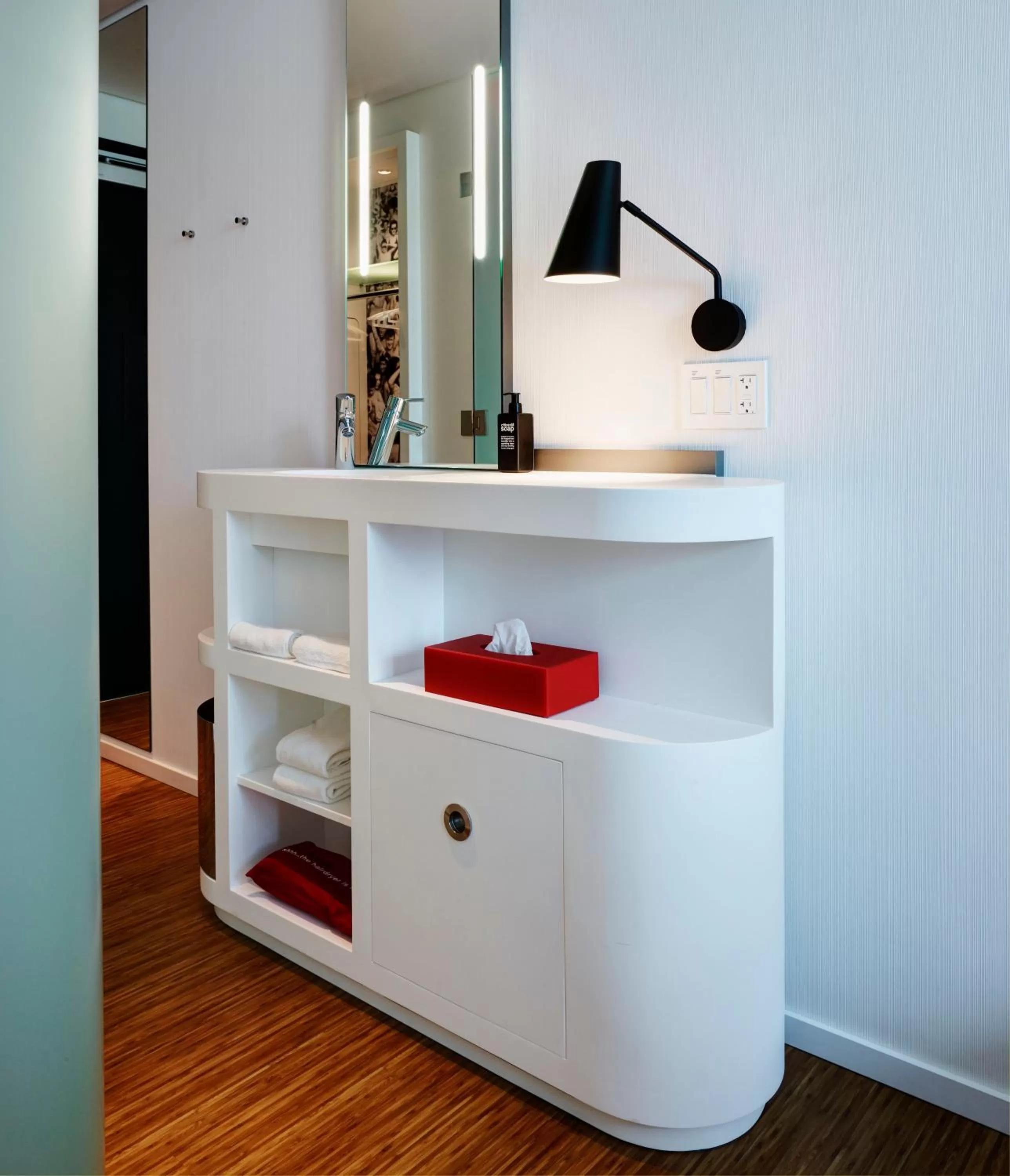 Photo of the whole room in citizenM Los Angeles Downtown