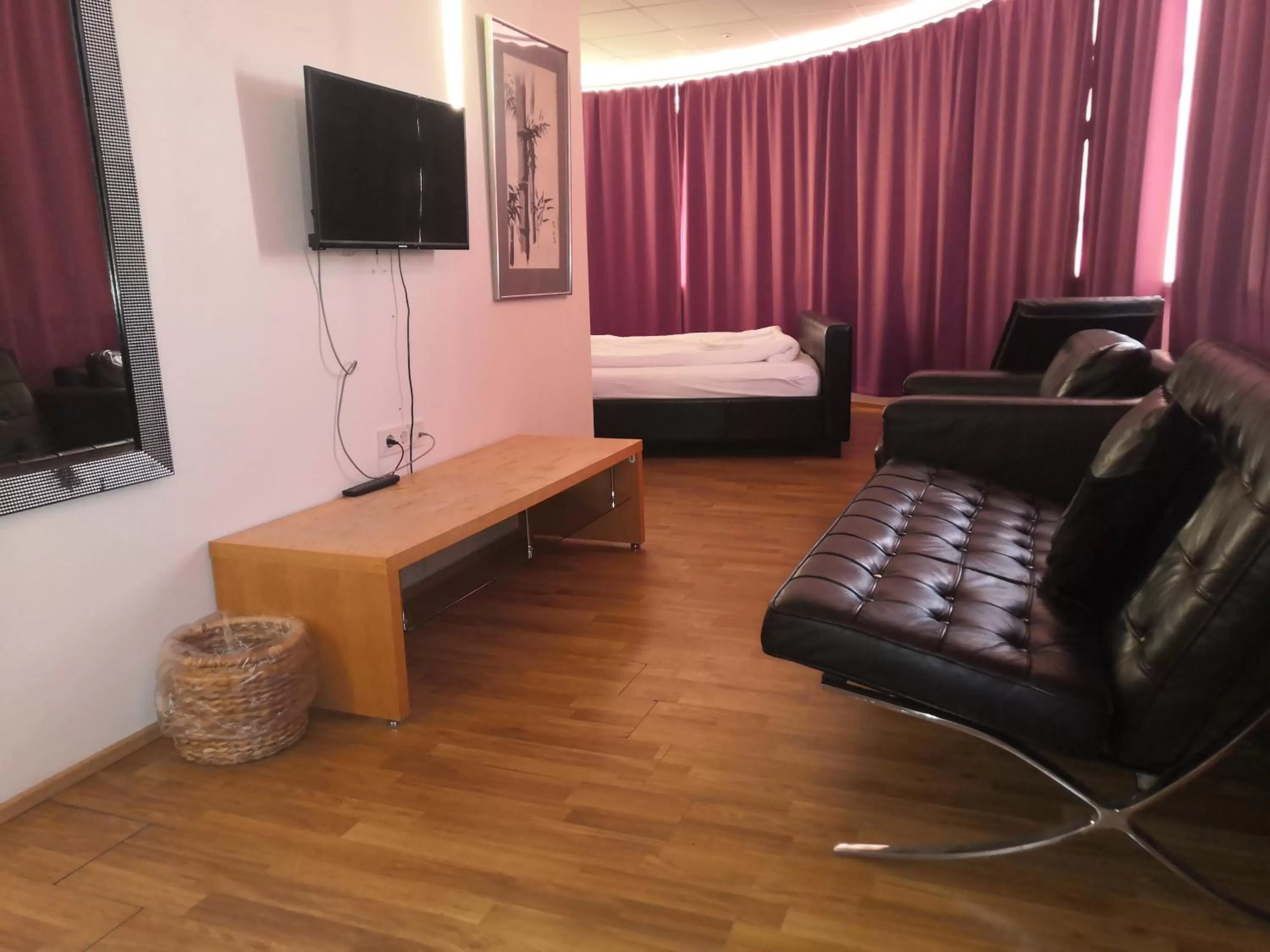 Photo of the whole room, Bed in 101 Guesthouse Hotel