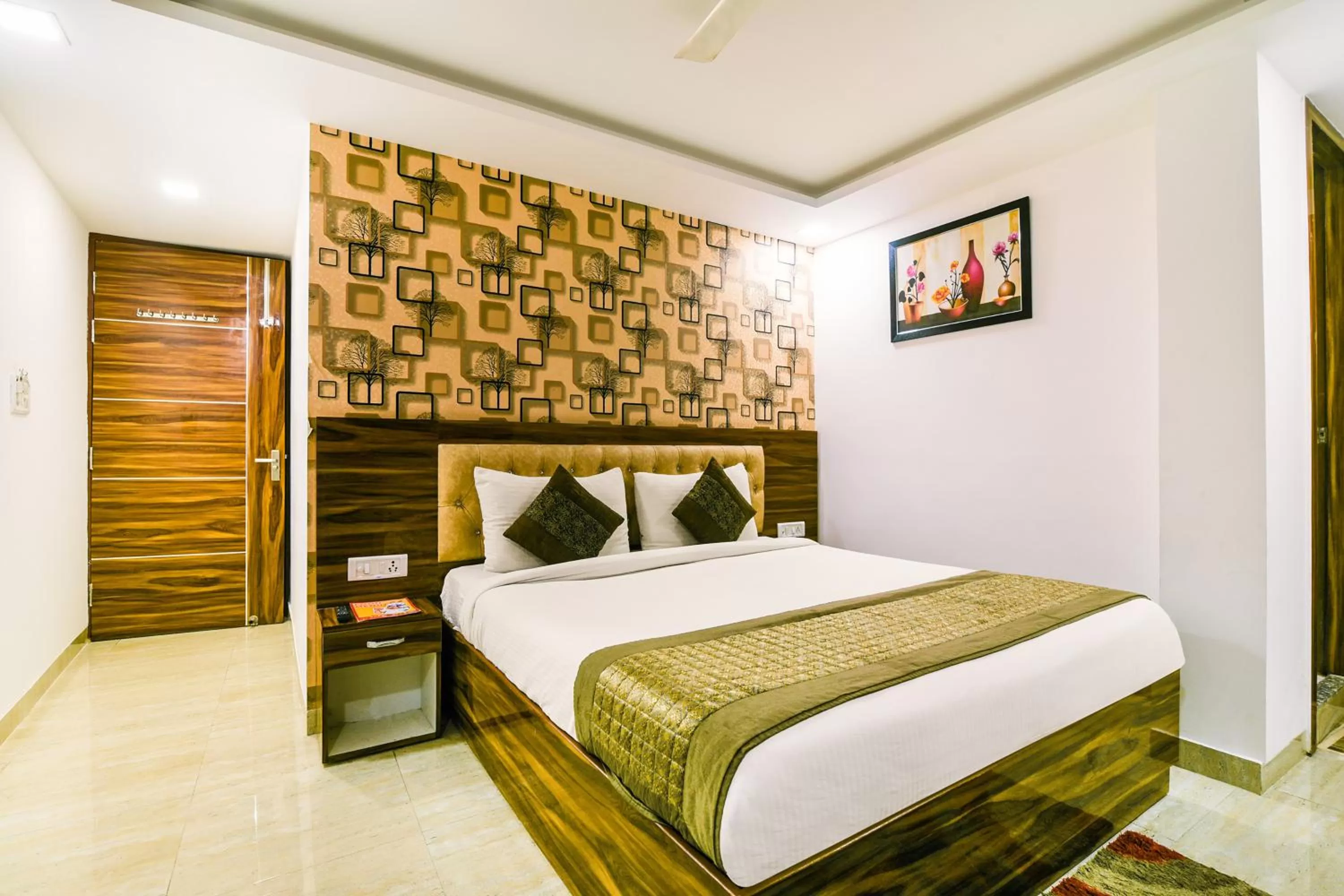Bed in Hotel Pearl - Mahipalpur Delhi Airport