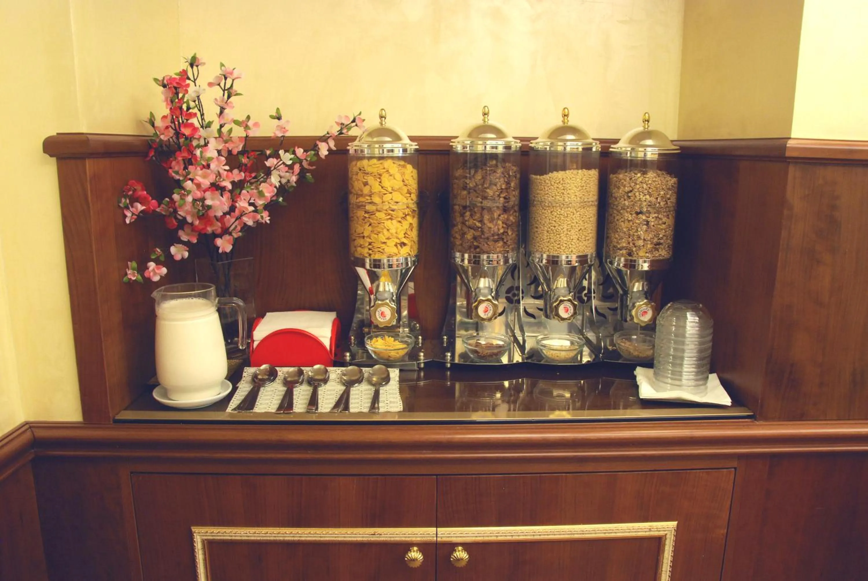 Restaurant/places to eat in Hotel Marco Polo Rome