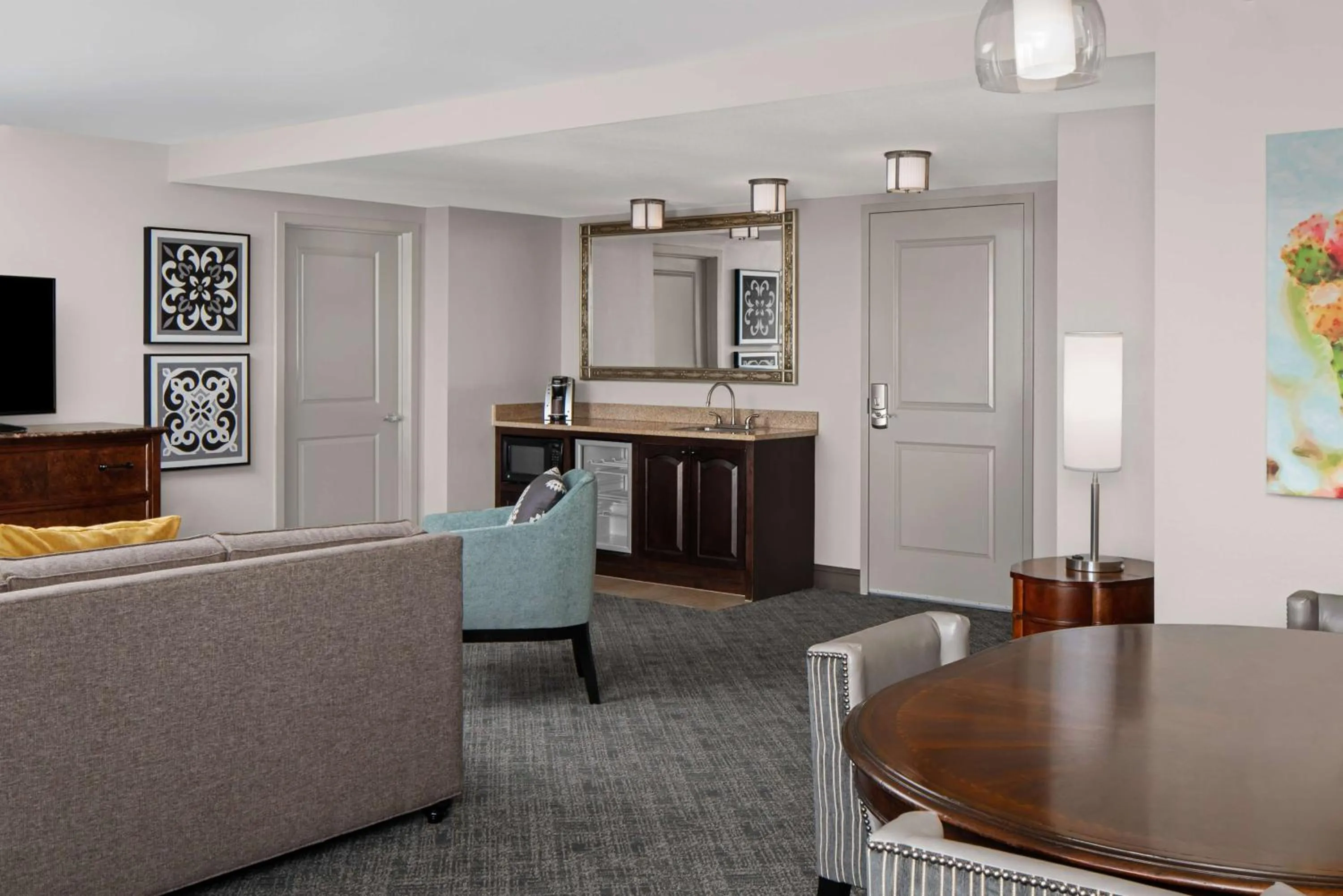 Living room in Embassy Suites San Antonio Riverwalk-Downtown