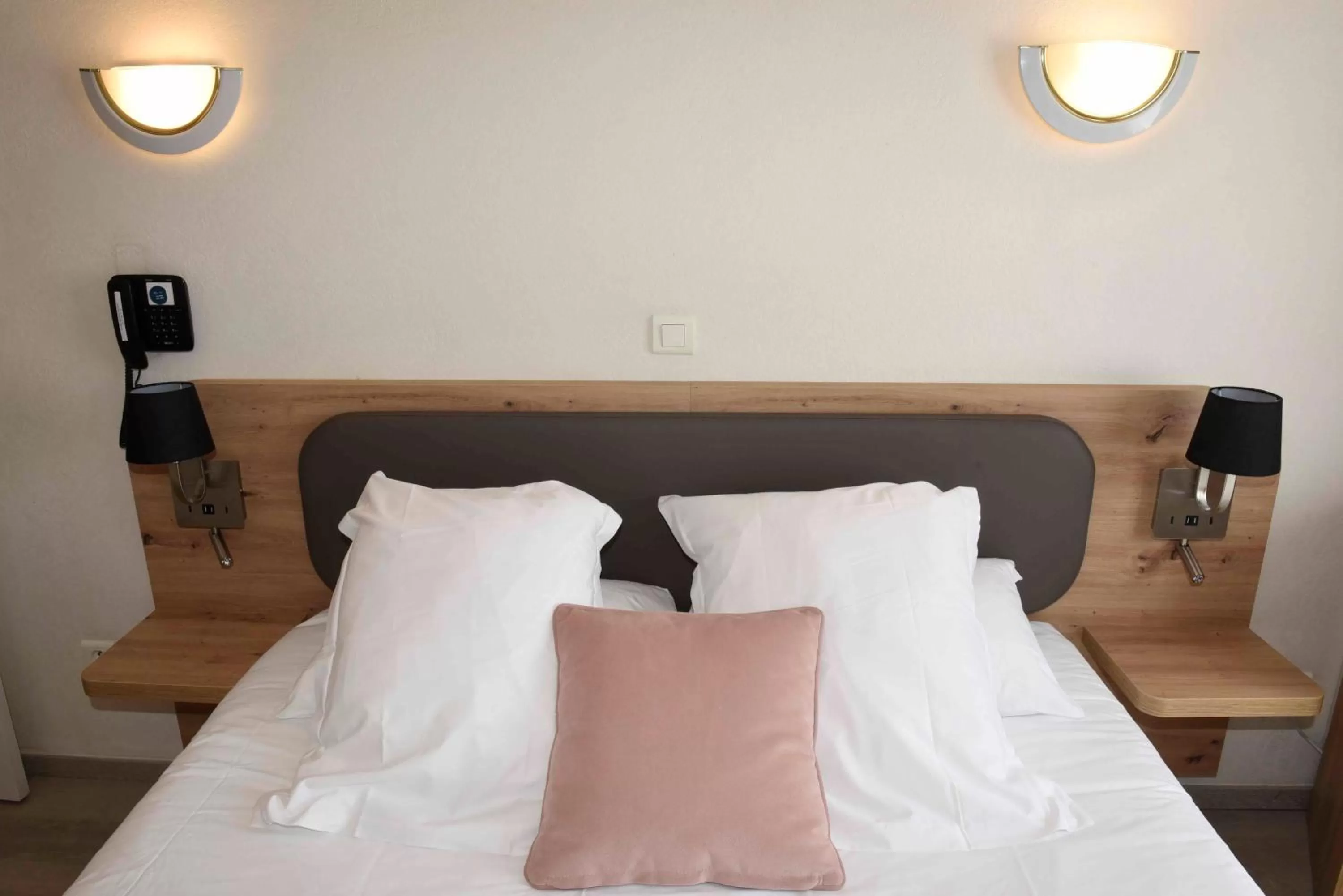 Photo of the whole room in Azur Hôtel