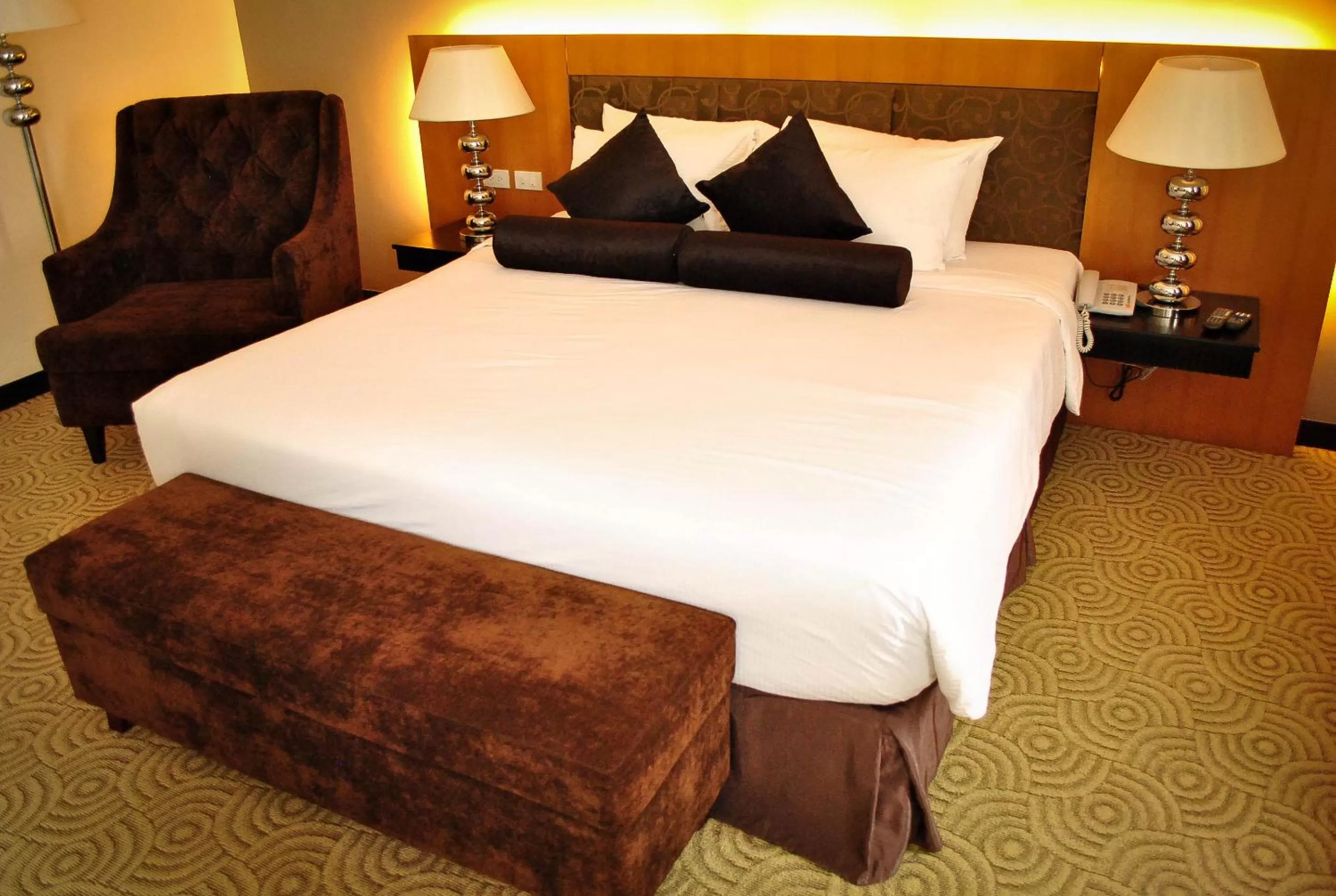 Bed in Hotel Elizabeth Cebu