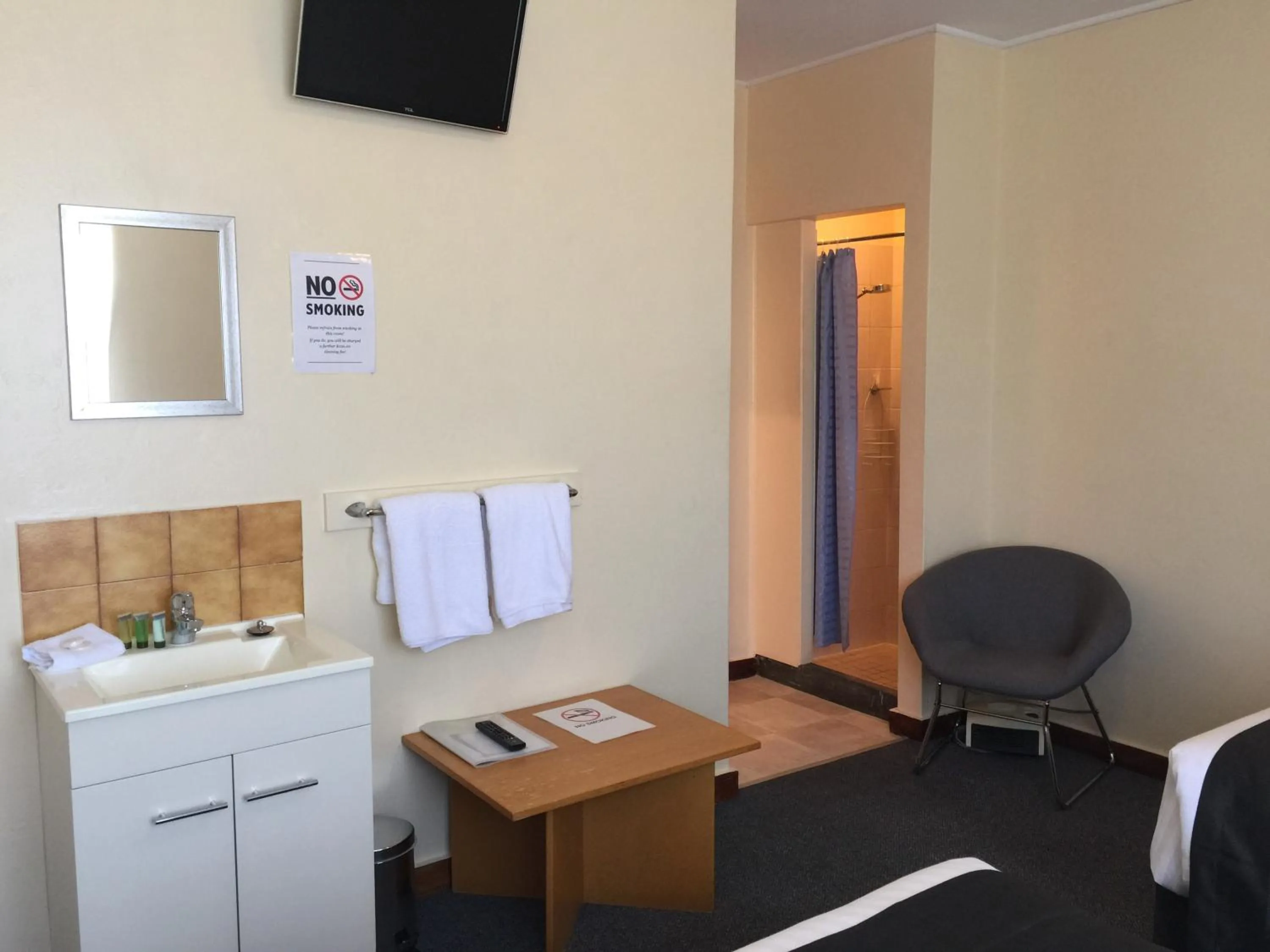 Photo of the whole room, TV/Entertainment Center in TRC Hotel