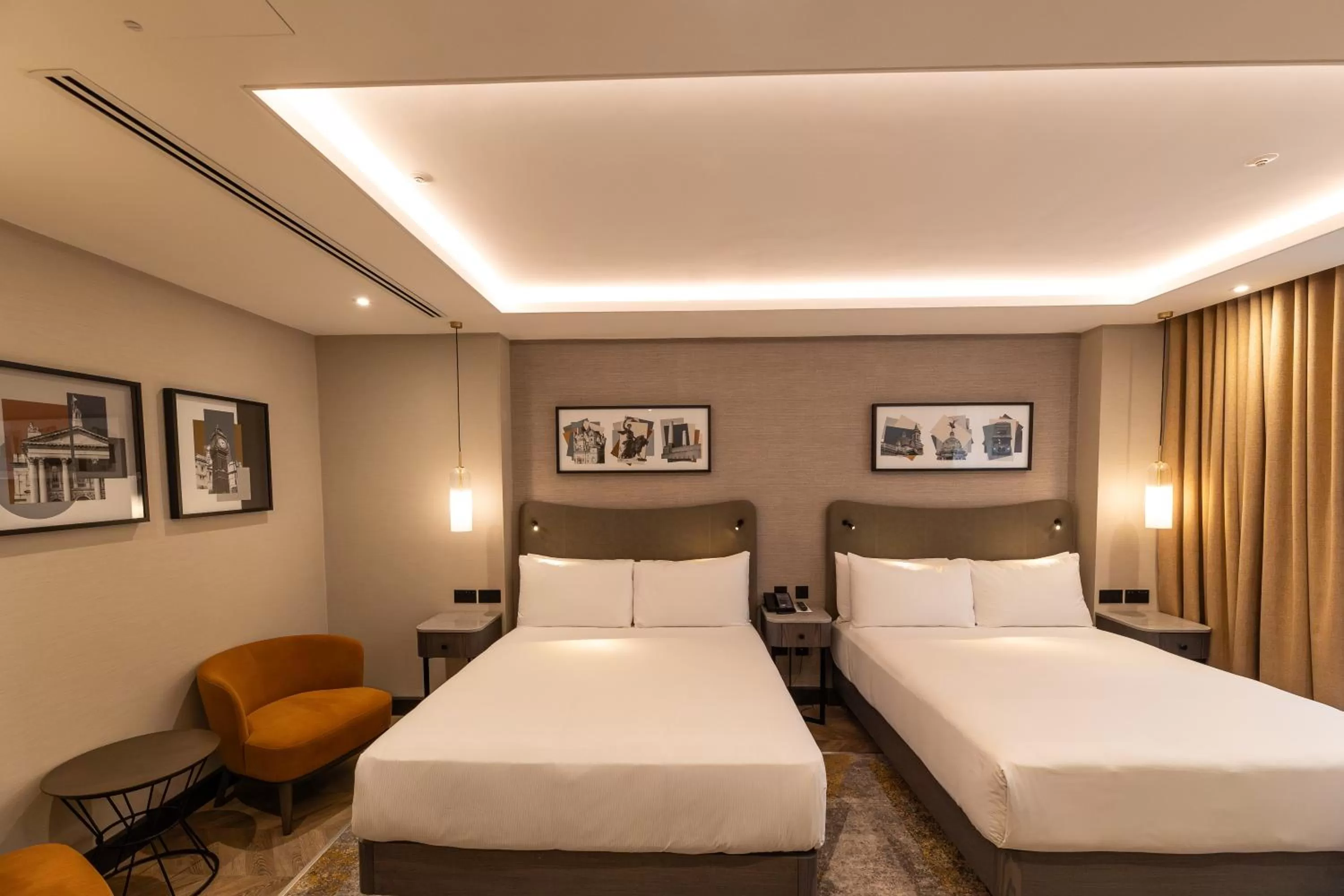 Bedroom, Bed in DoubleTree by Hilton London Victoria