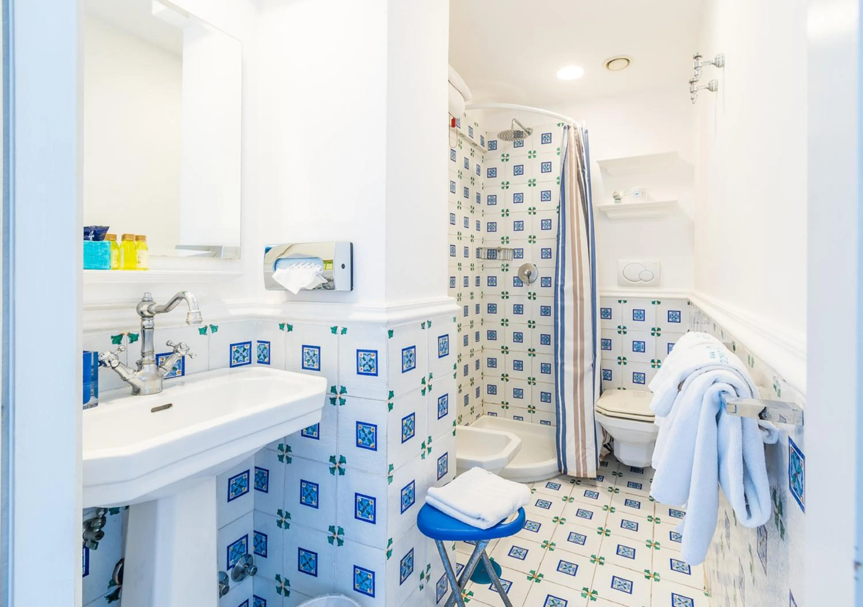 Bathroom in Le Ancore Hotel