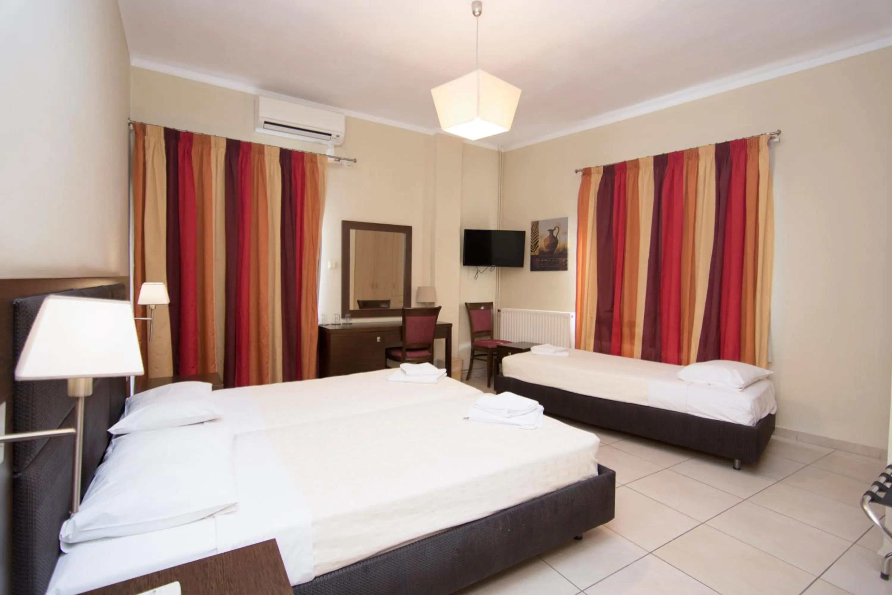 Bedroom, Bed in San Nectarios