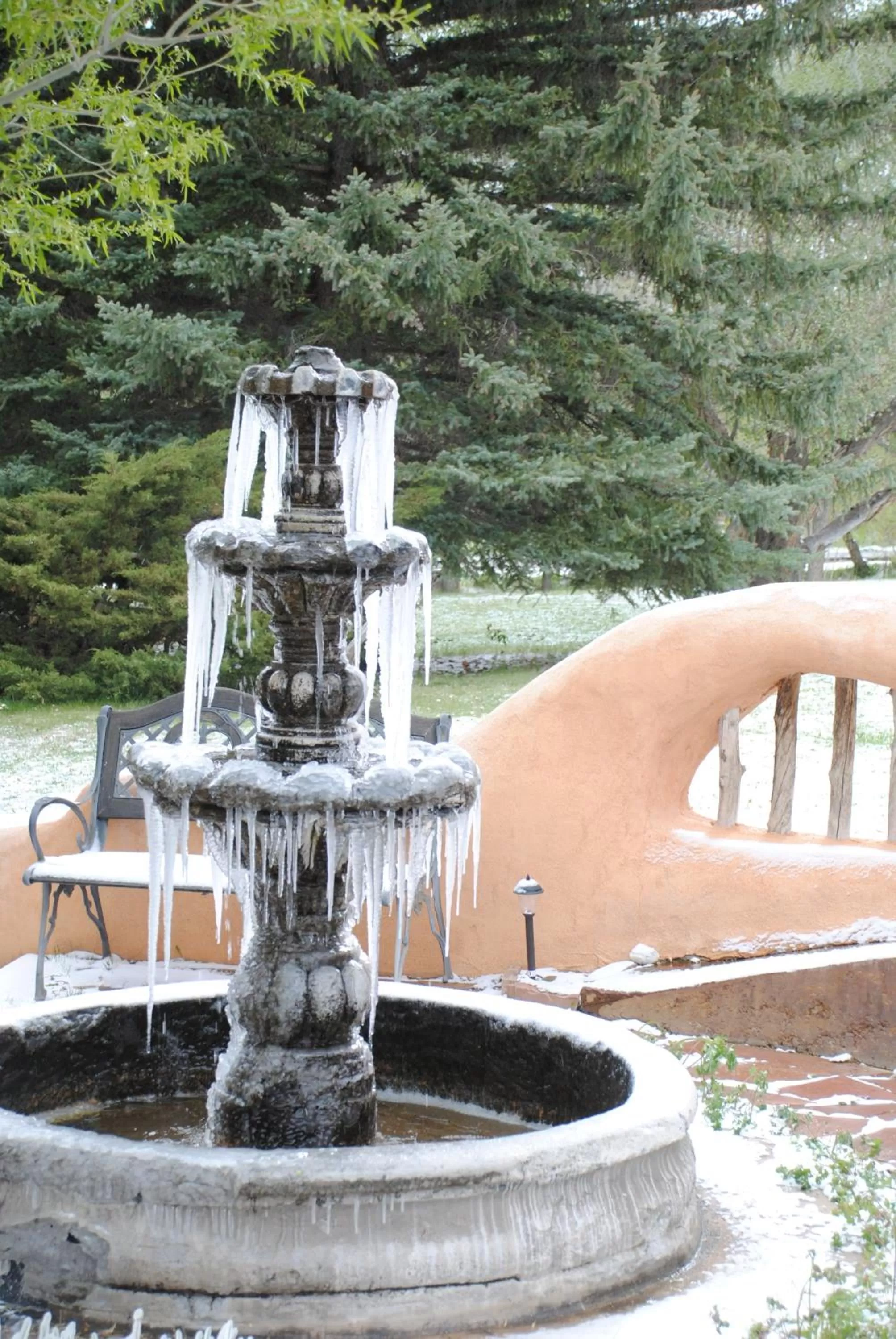 Old Taos Guesthouse B&B