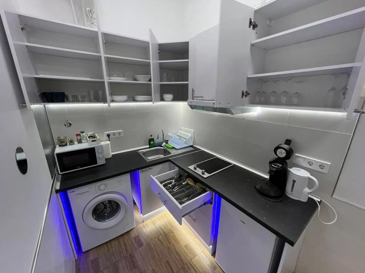 Kitchen/Kitchenette in Grandera Apart`s - Lliri 7