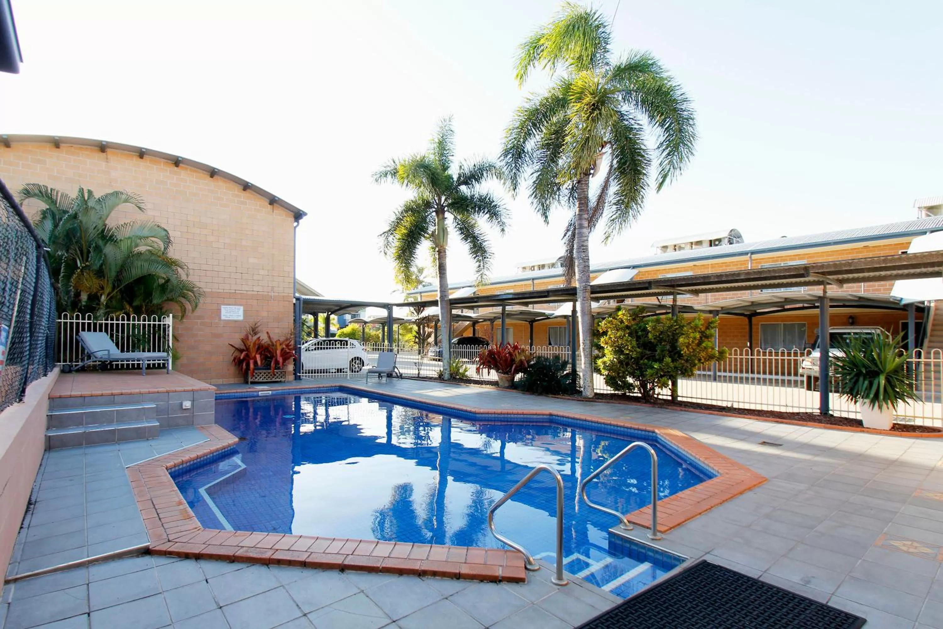 Swimming pool in Windmill Motel & Events Centre