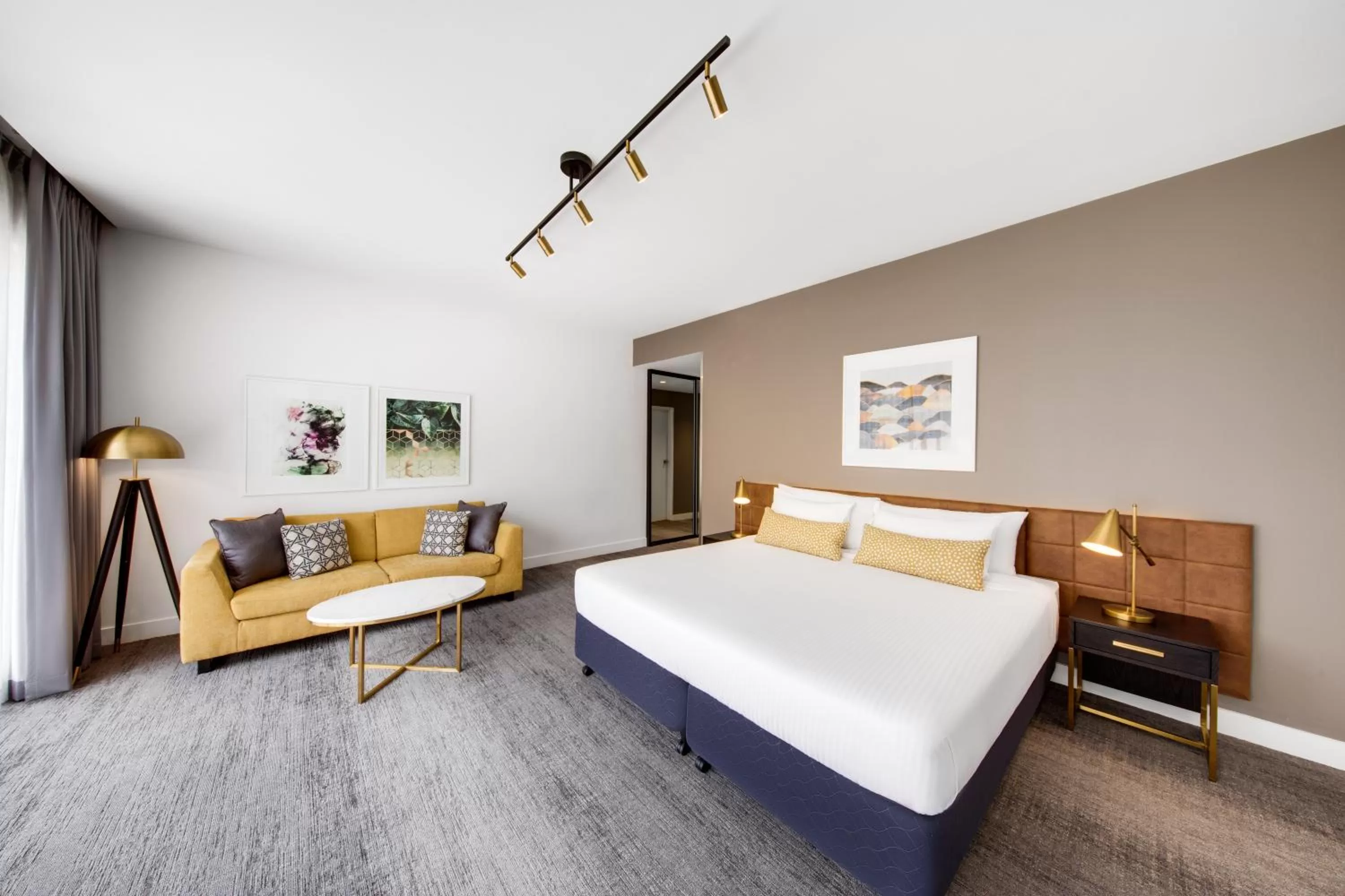 Bedroom, Bed in Vibe Hotel Sydney