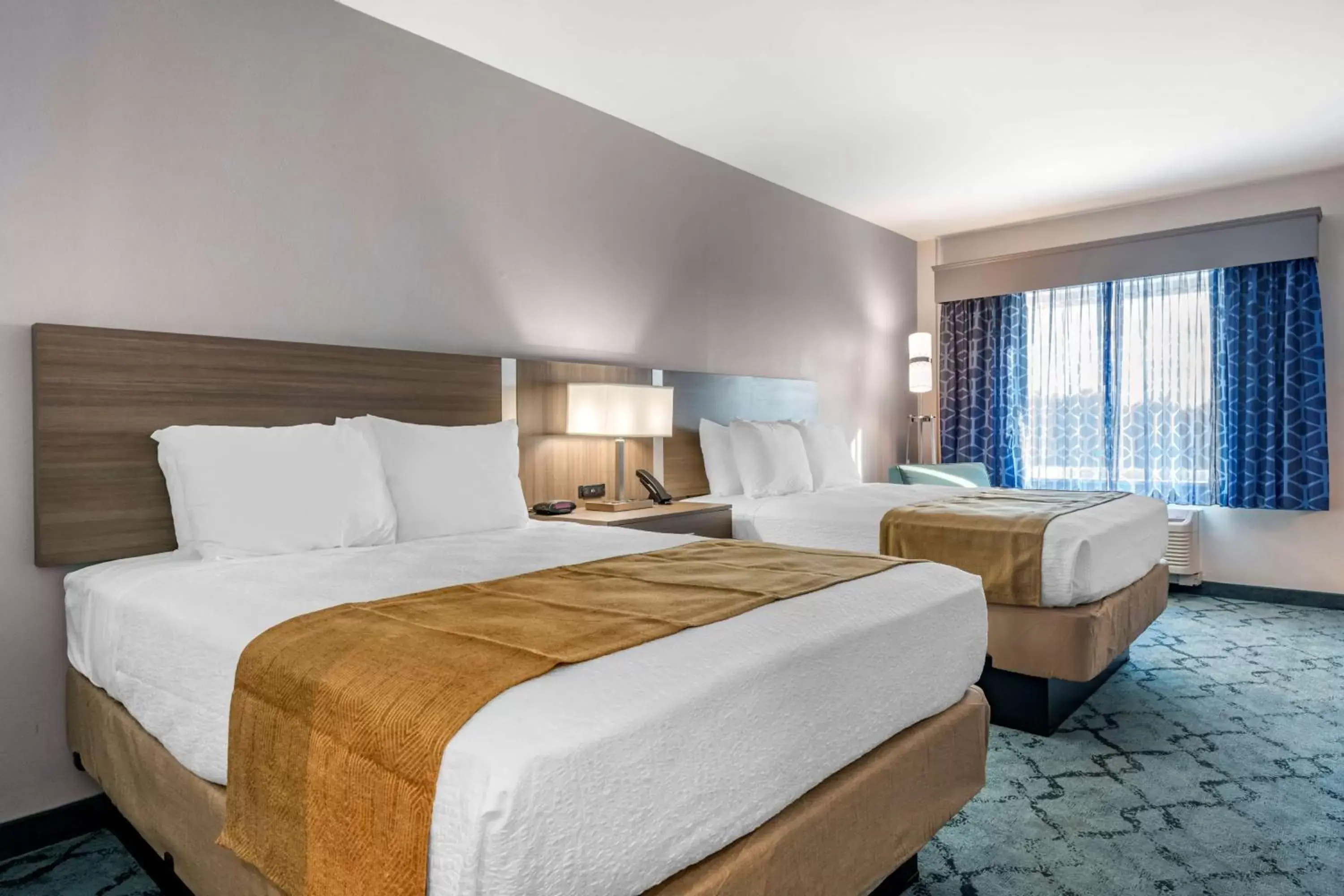 Queen Room with Two Queen Beds in Best Western Plus Lakeland Queen Room with Two Queen Beds in Best Western Plus Lakeland