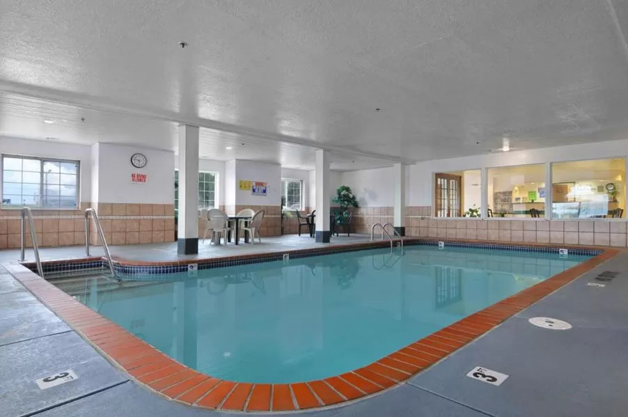 Swimming pool in Microtel Inn & Suites by Wyndham Oklahoma City Airport