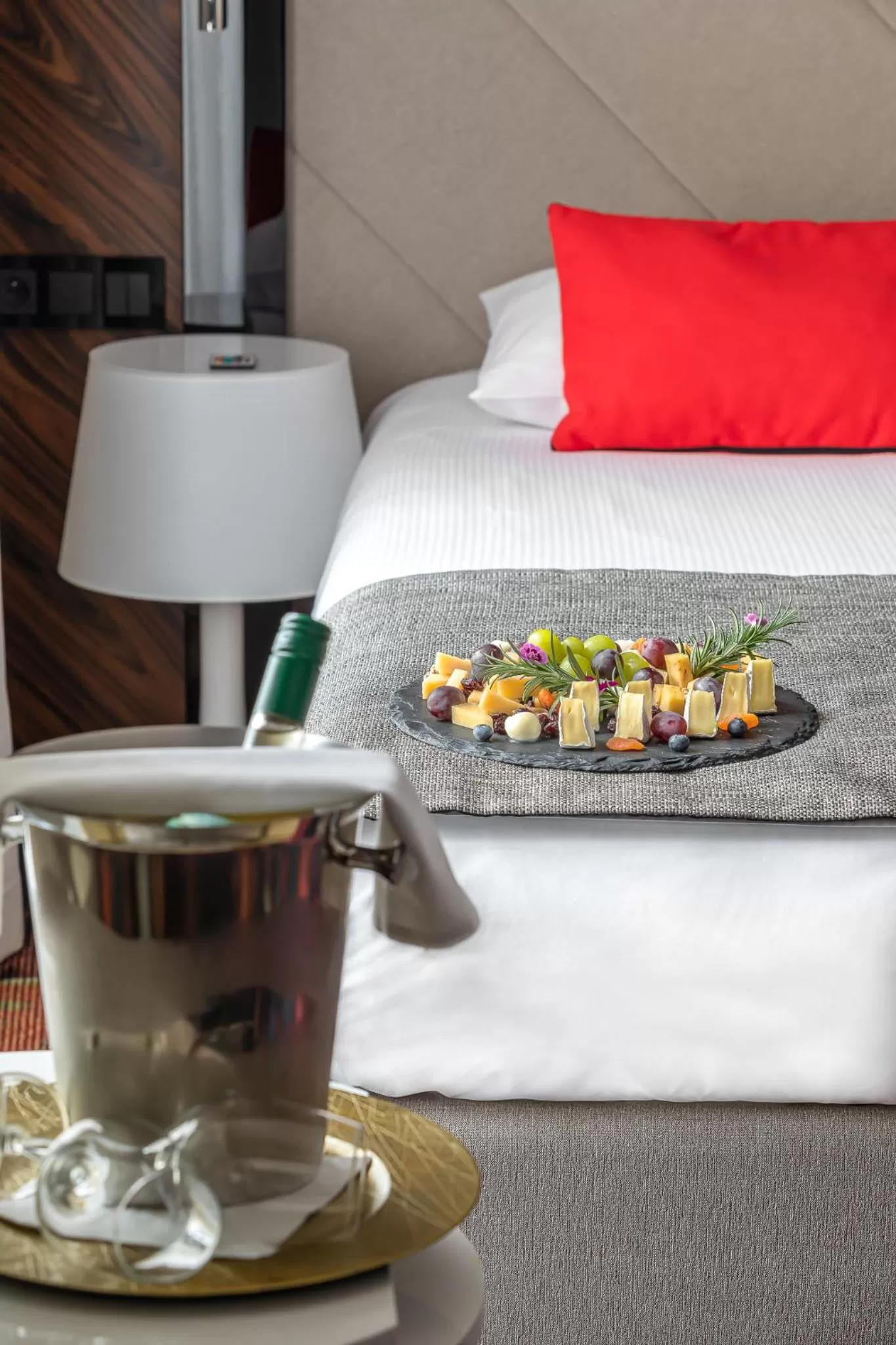 Food and drinks, Bed in INX Design Hotel