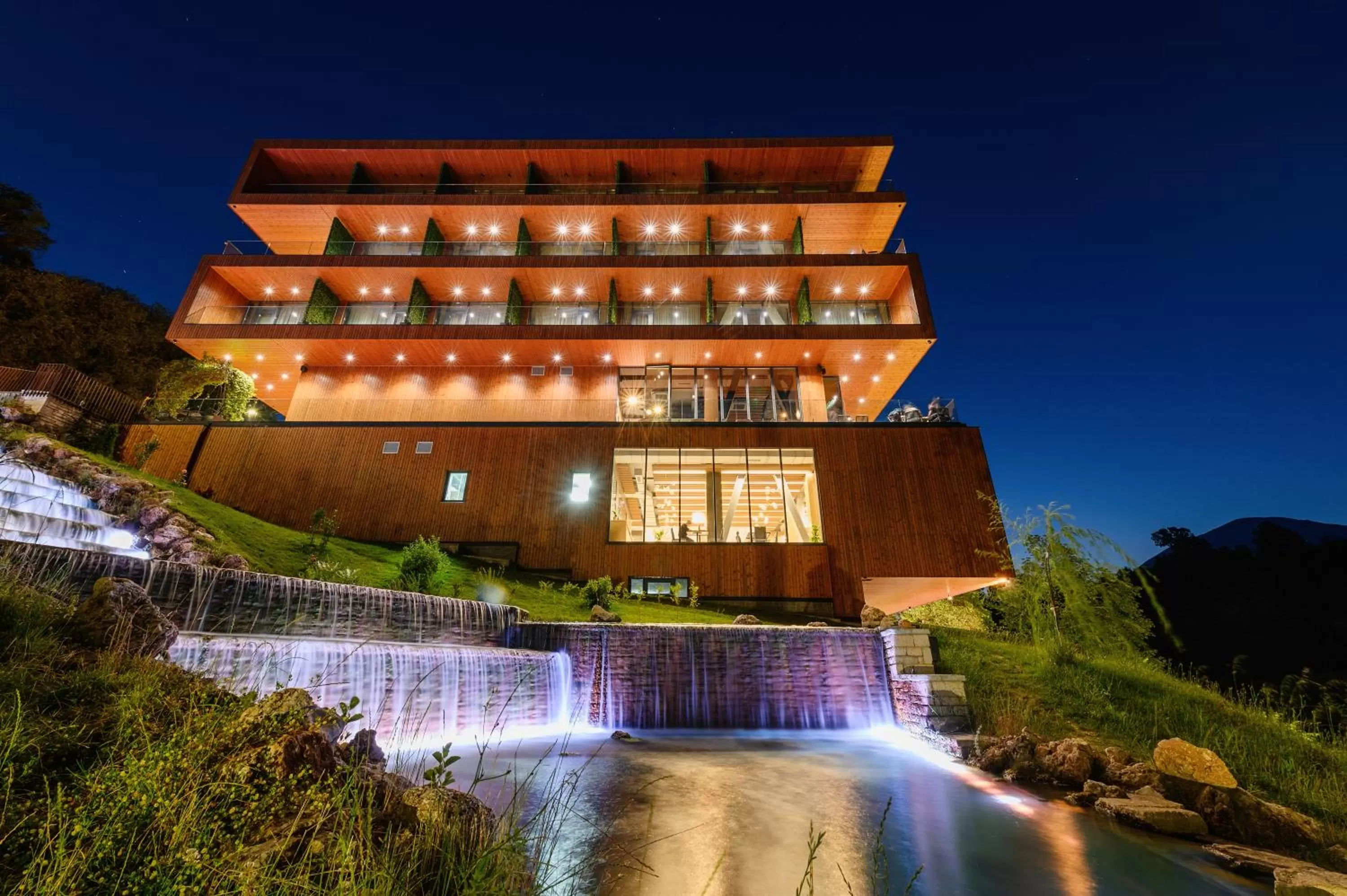 Property building in Hotel Uji Ftohte Tepelene